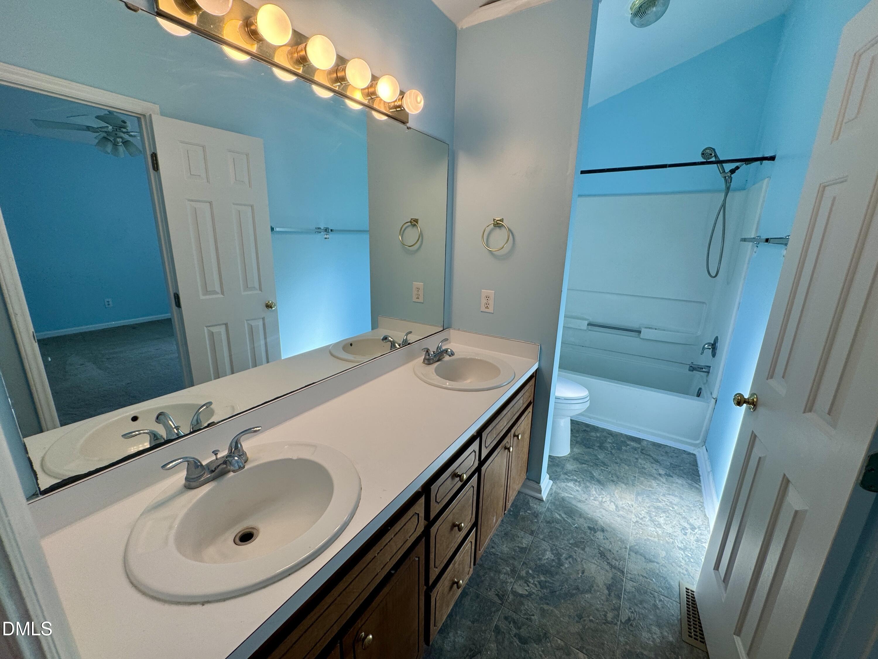 4313 Rockside Hills Drive Property Photo 13