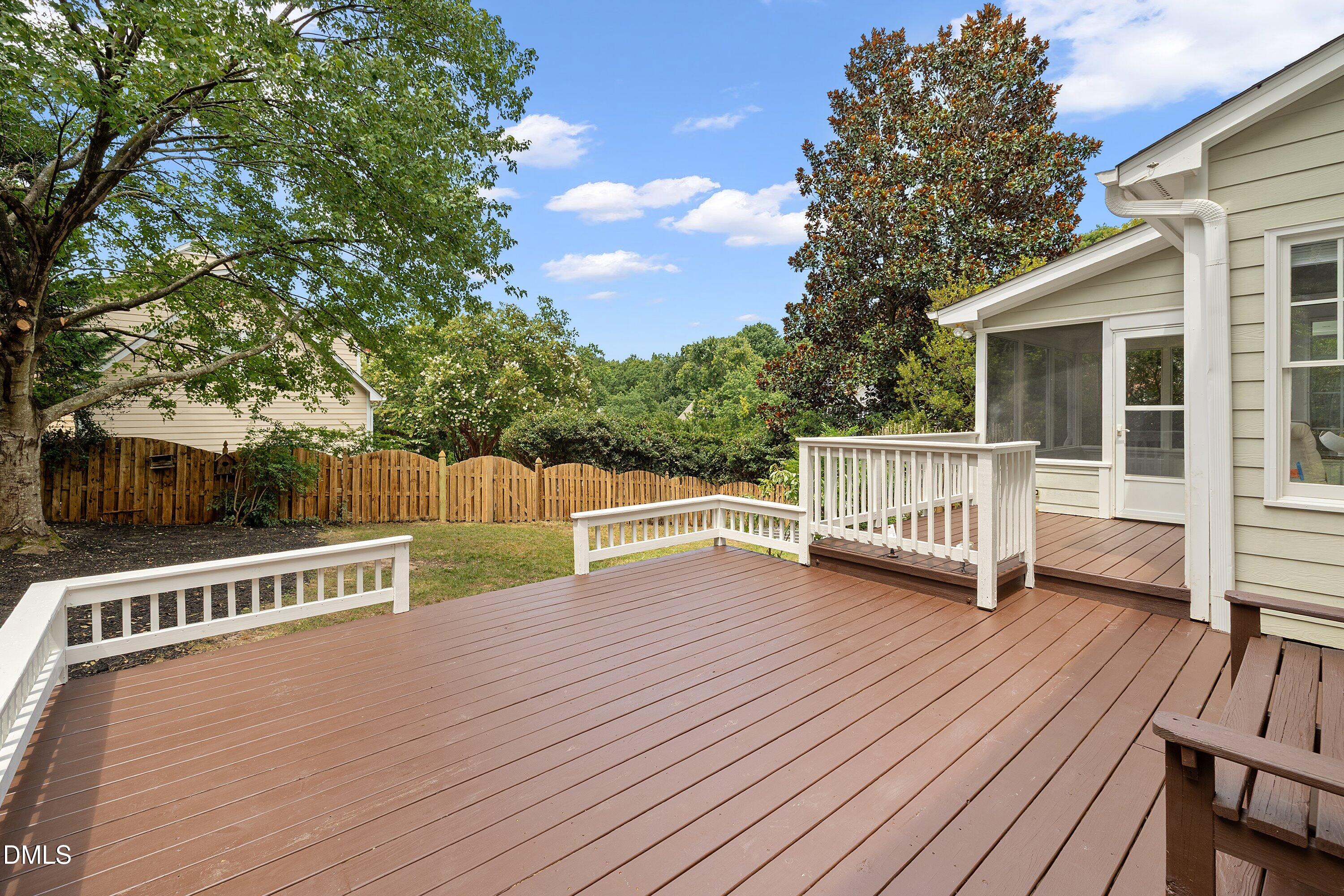 100 Robbins Reef Way Property Photo 2