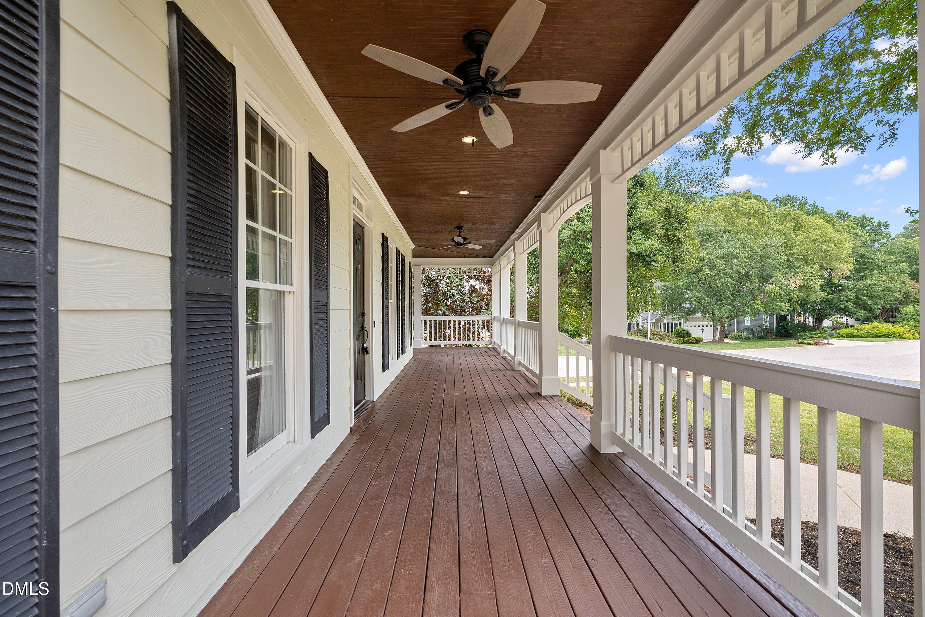 100 Robbins Reef Way Property Photo 5