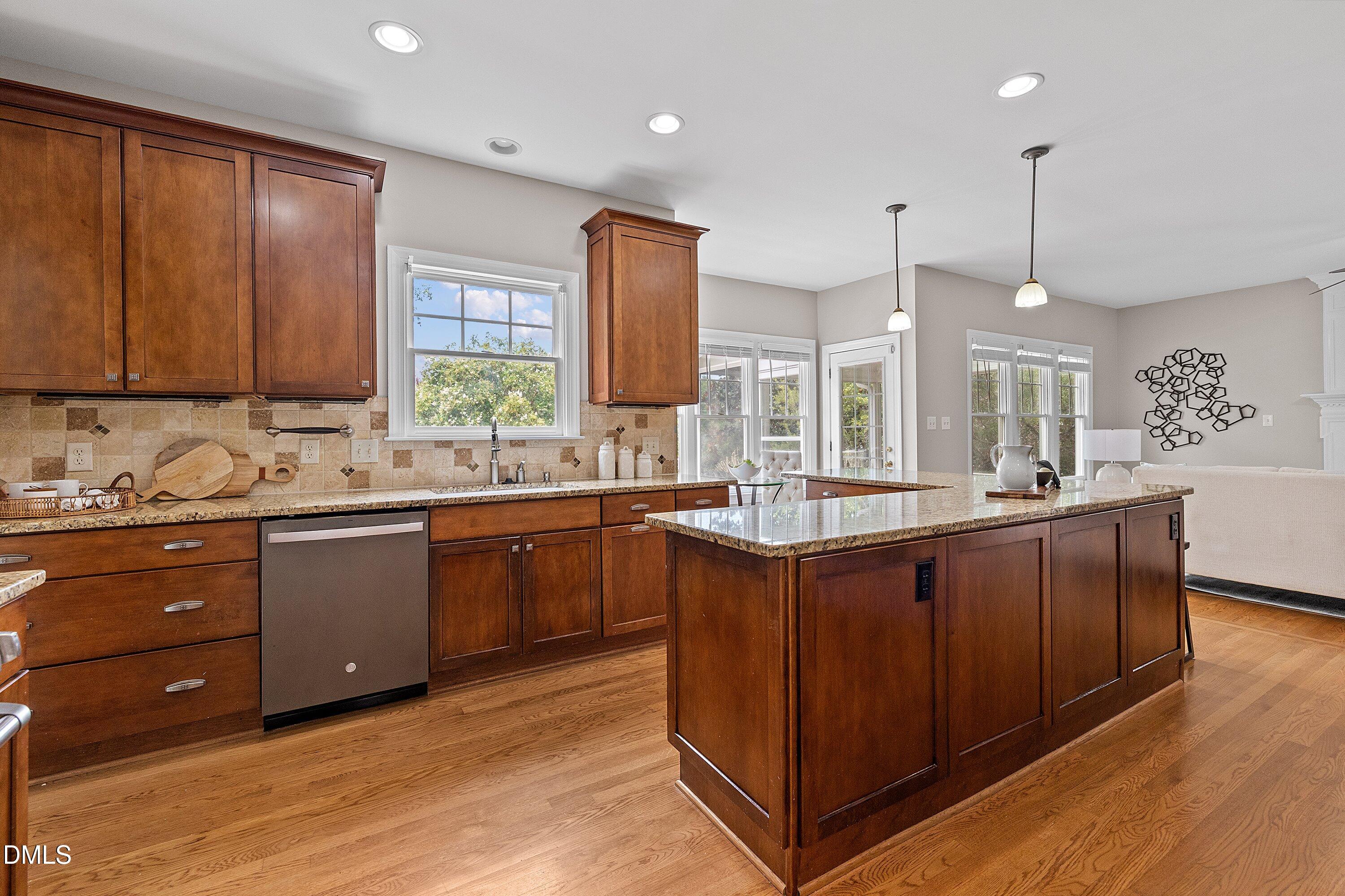 100 Robbins Reef Way Property Photo 23