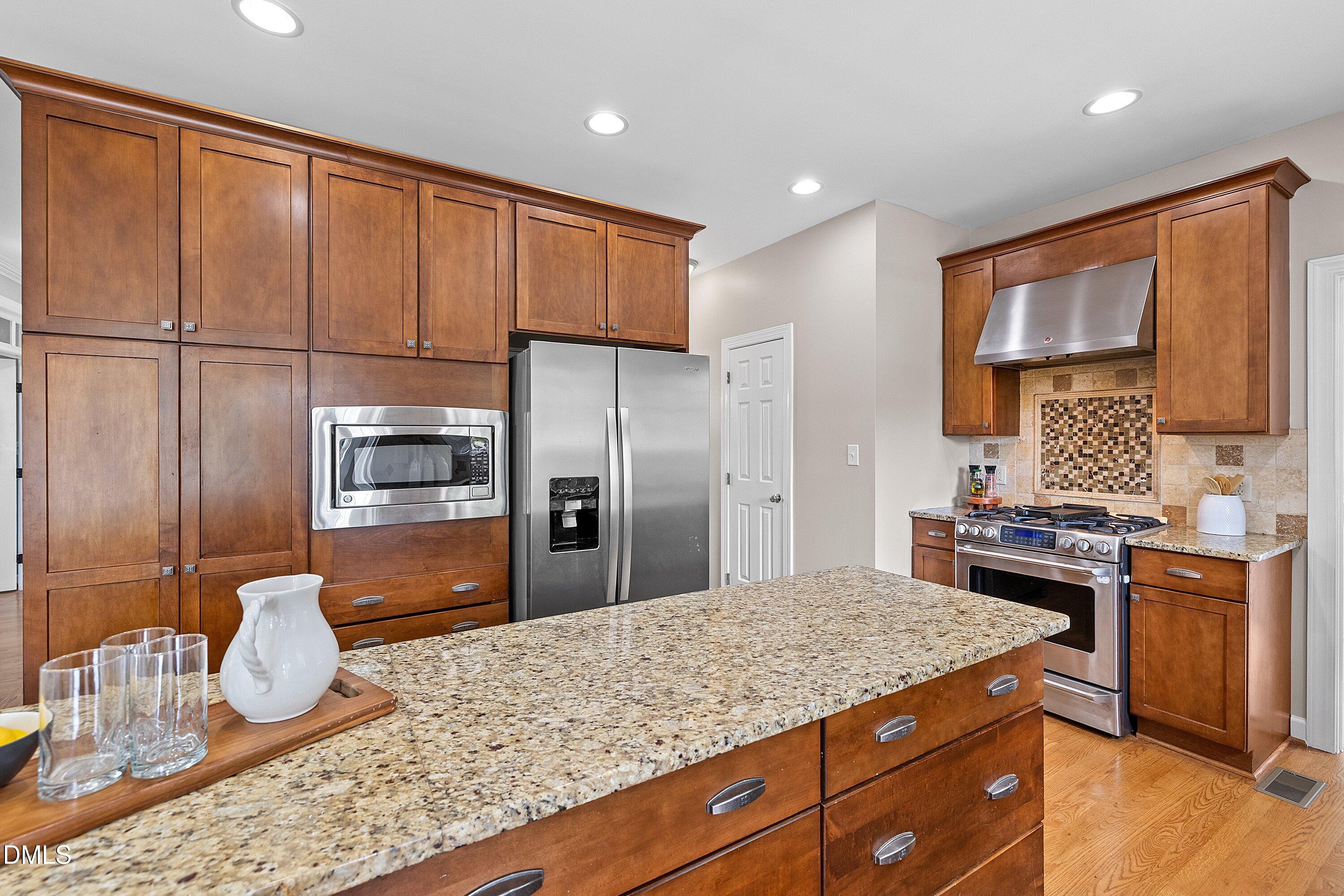 100 Robbins Reef Way Property Photo 27