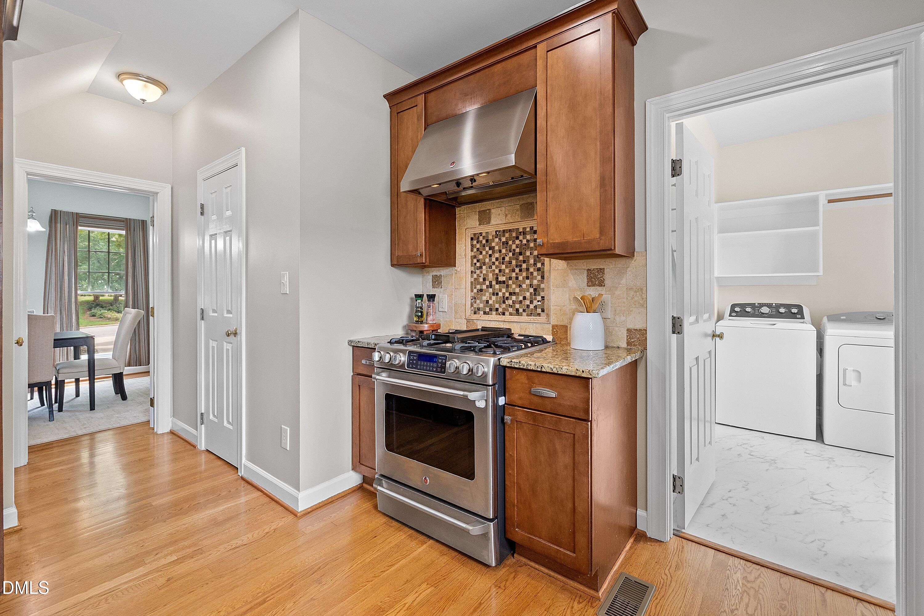 100 Robbins Reef Way Property Photo 29