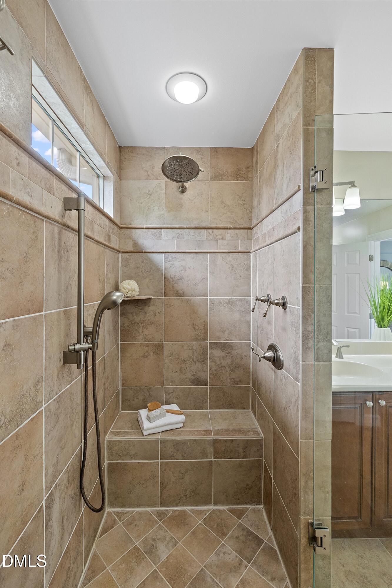 100 Robbins Reef Way Property Photo 41