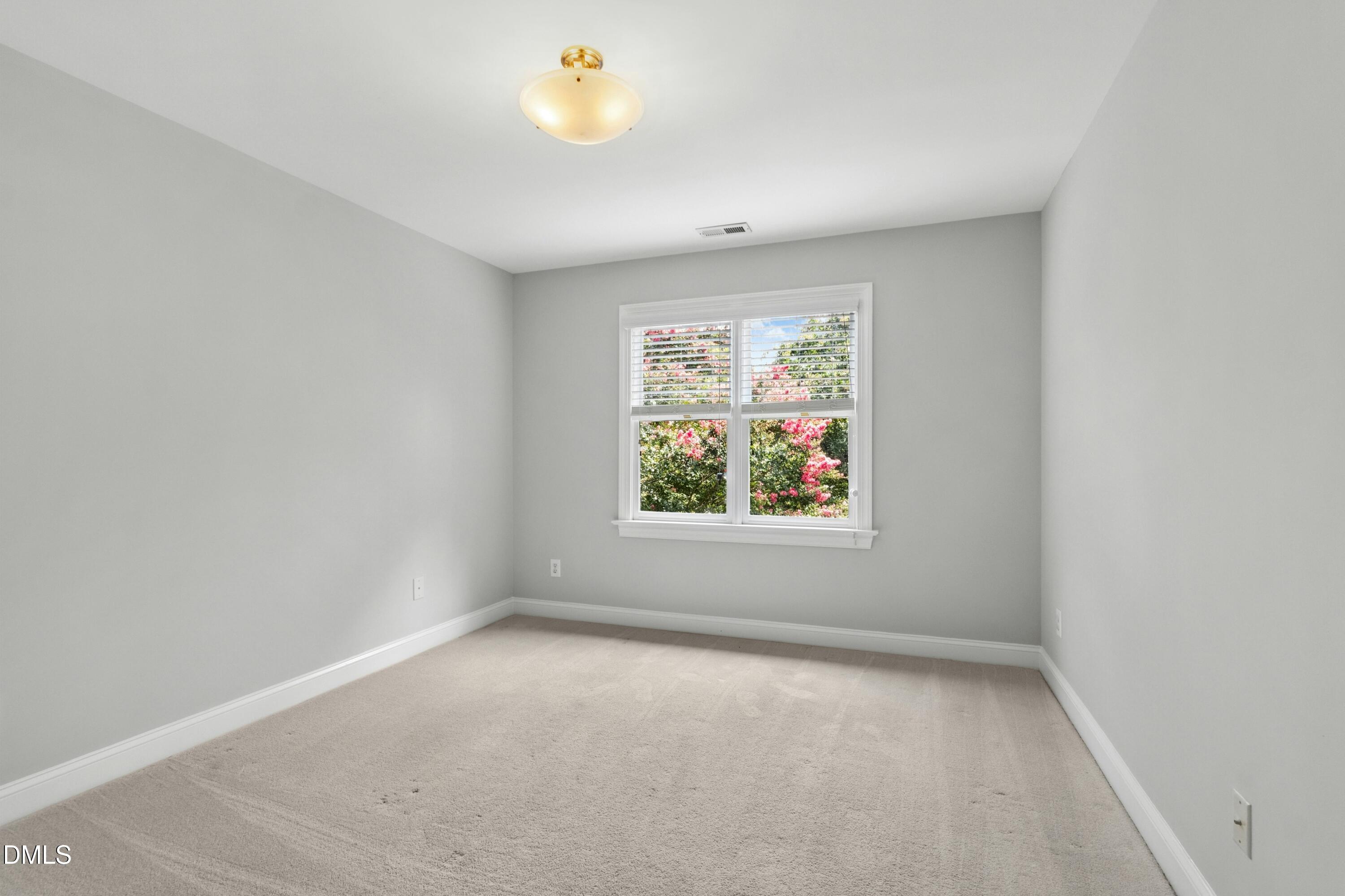 315 Rossburn Way Property Photo 32