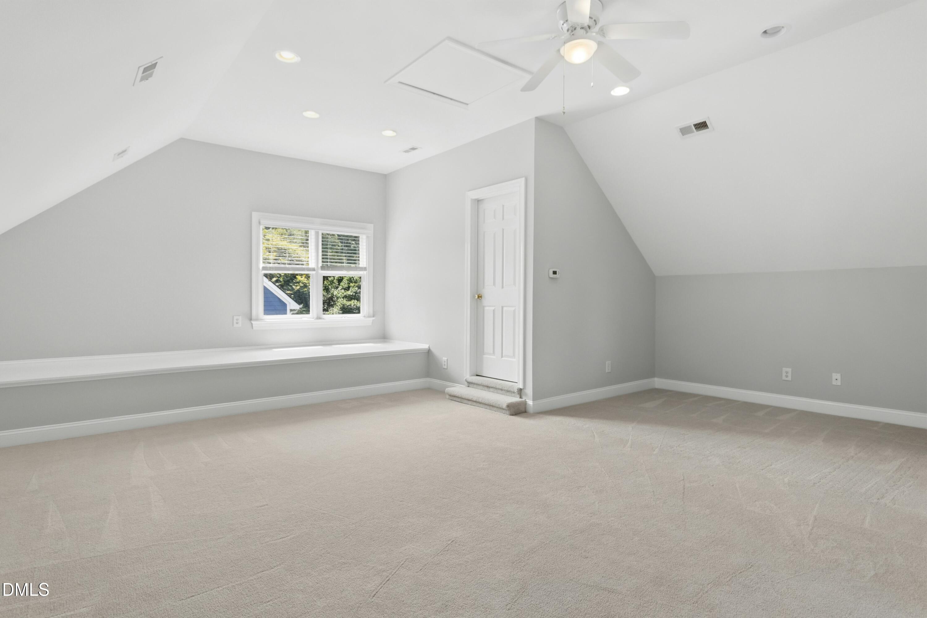 315 Rossburn Way Property Photo 38
