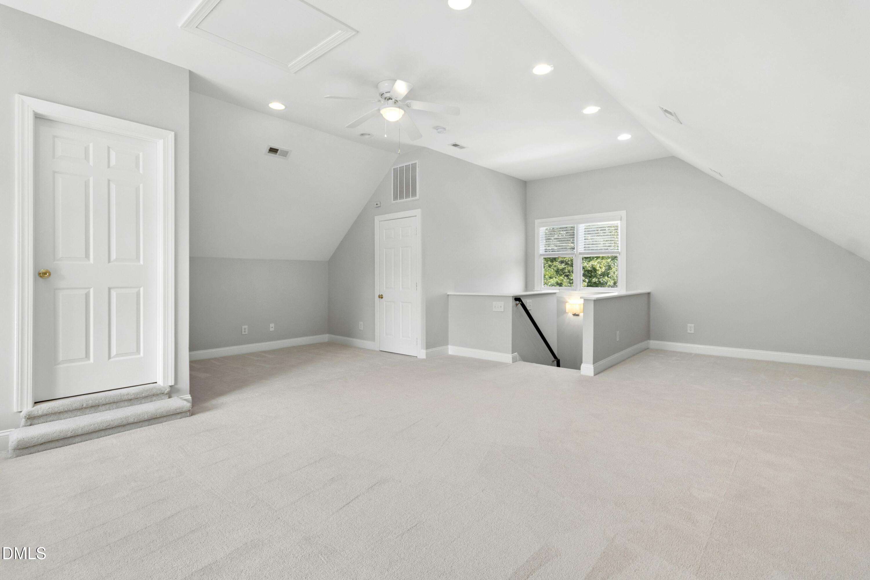 315 Rossburn Way Property Photo 39