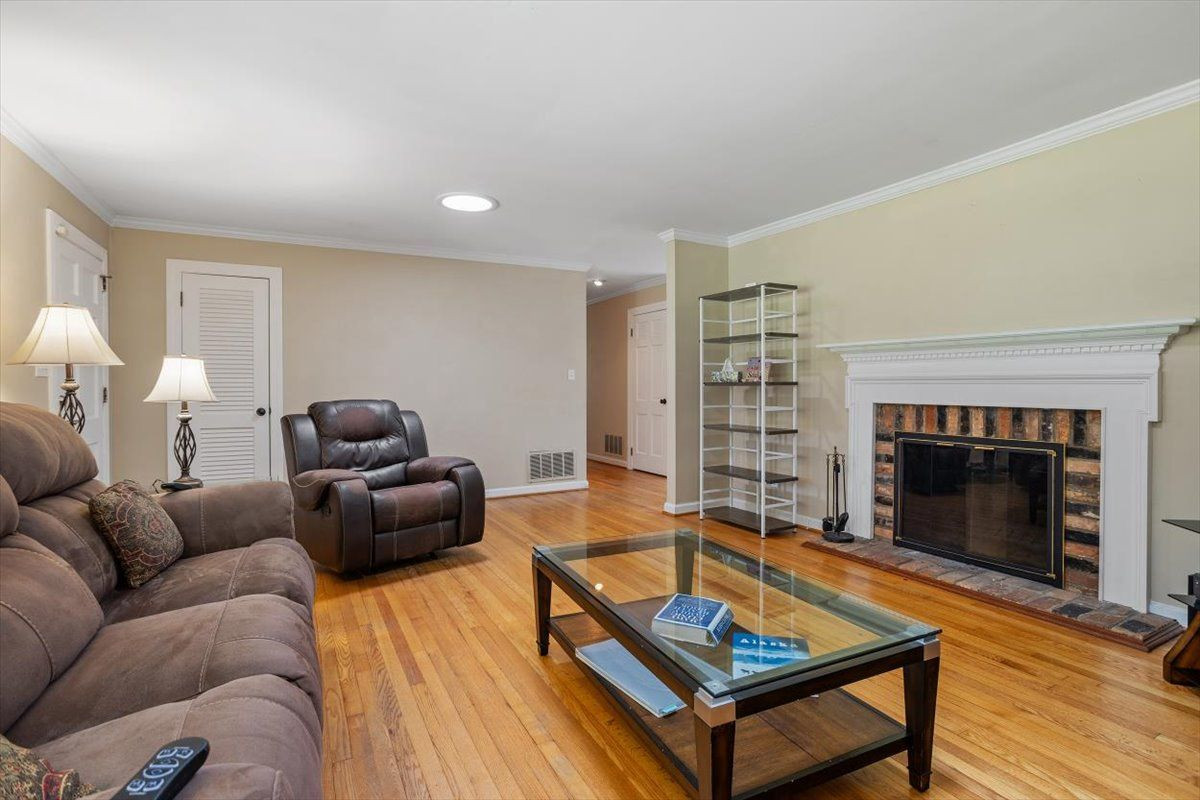 4100 Picardy Drive Property Photo 16