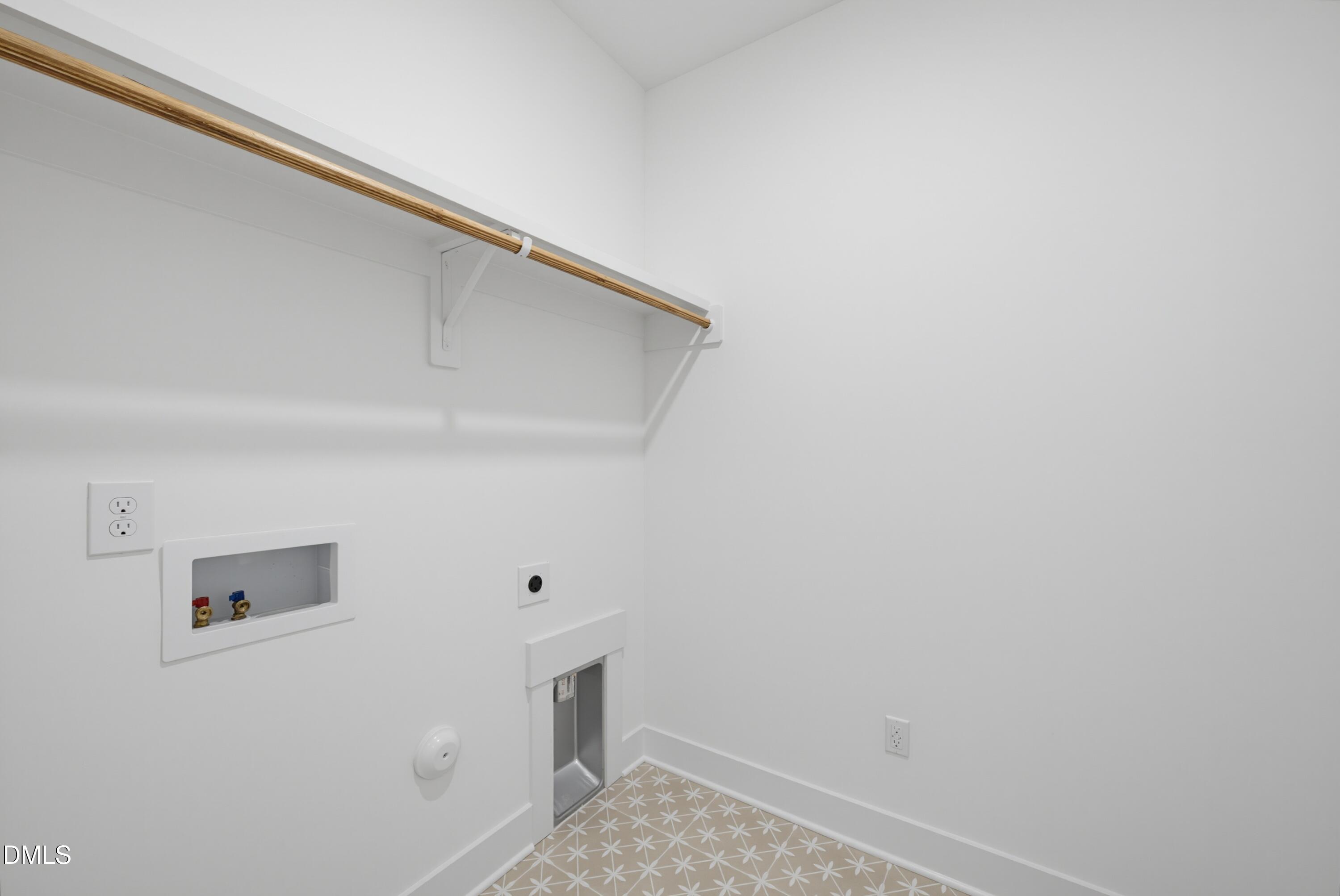 1919 E Geer Street Property Photo 22