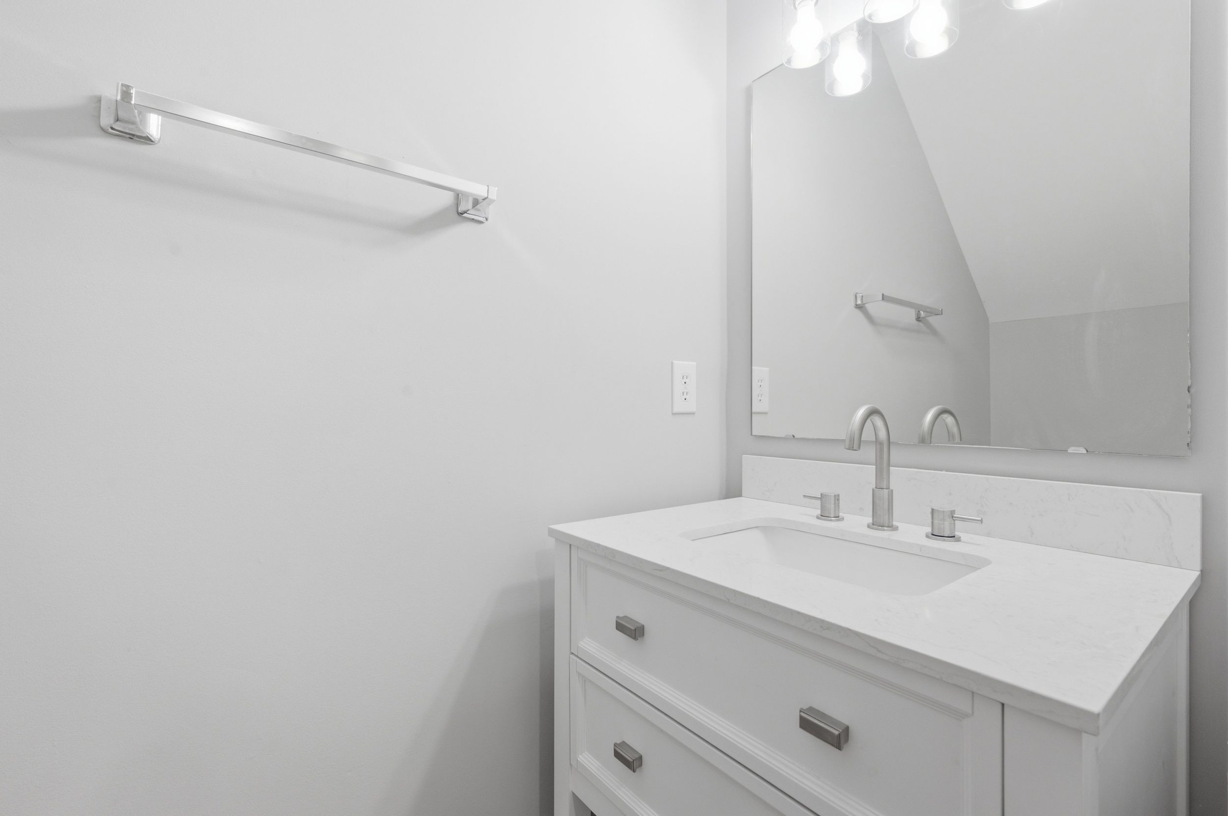 208 Walnut Woods Drive Property Photo 14