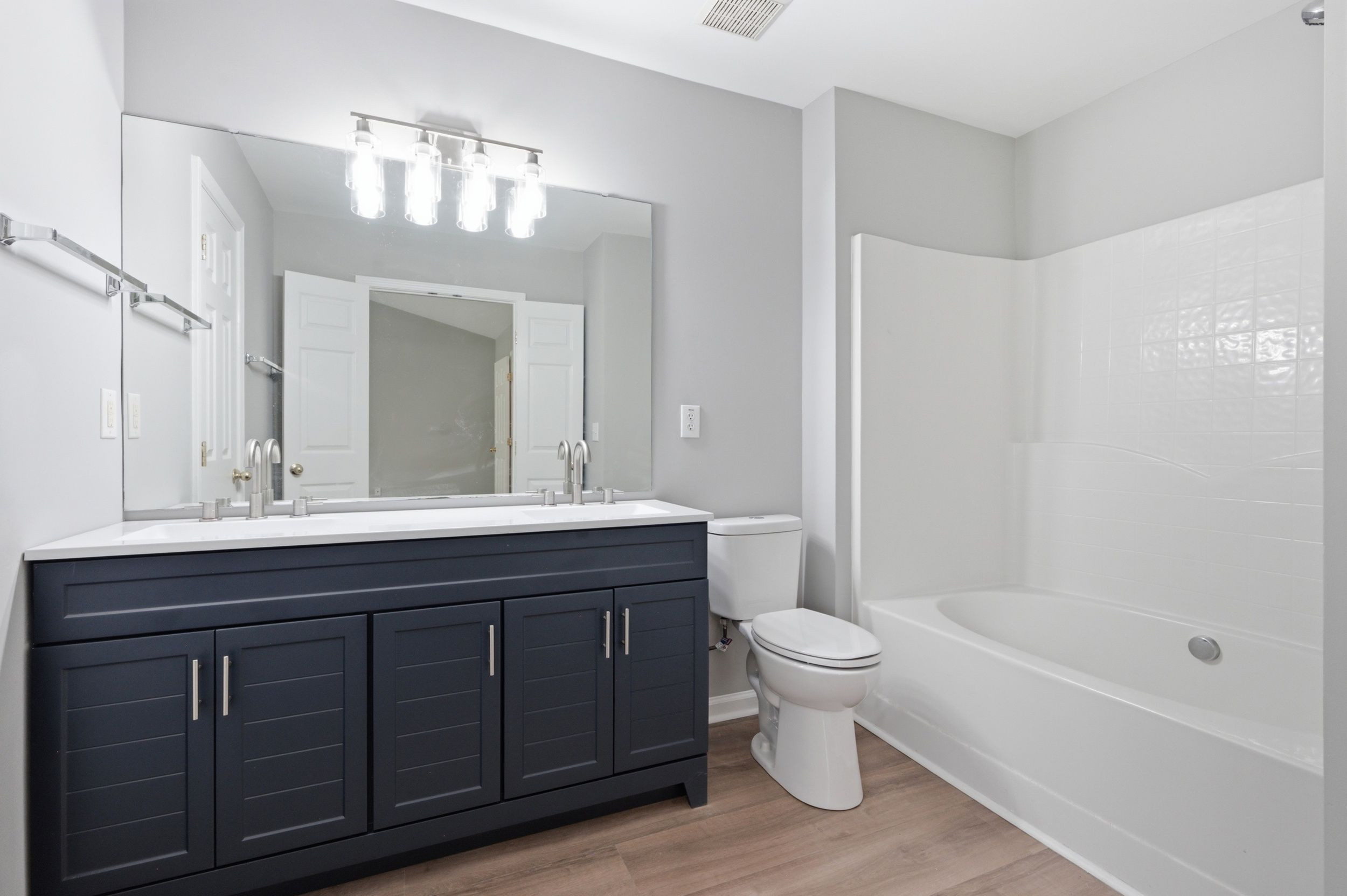 208 Walnut Woods Drive Property Photo 17
