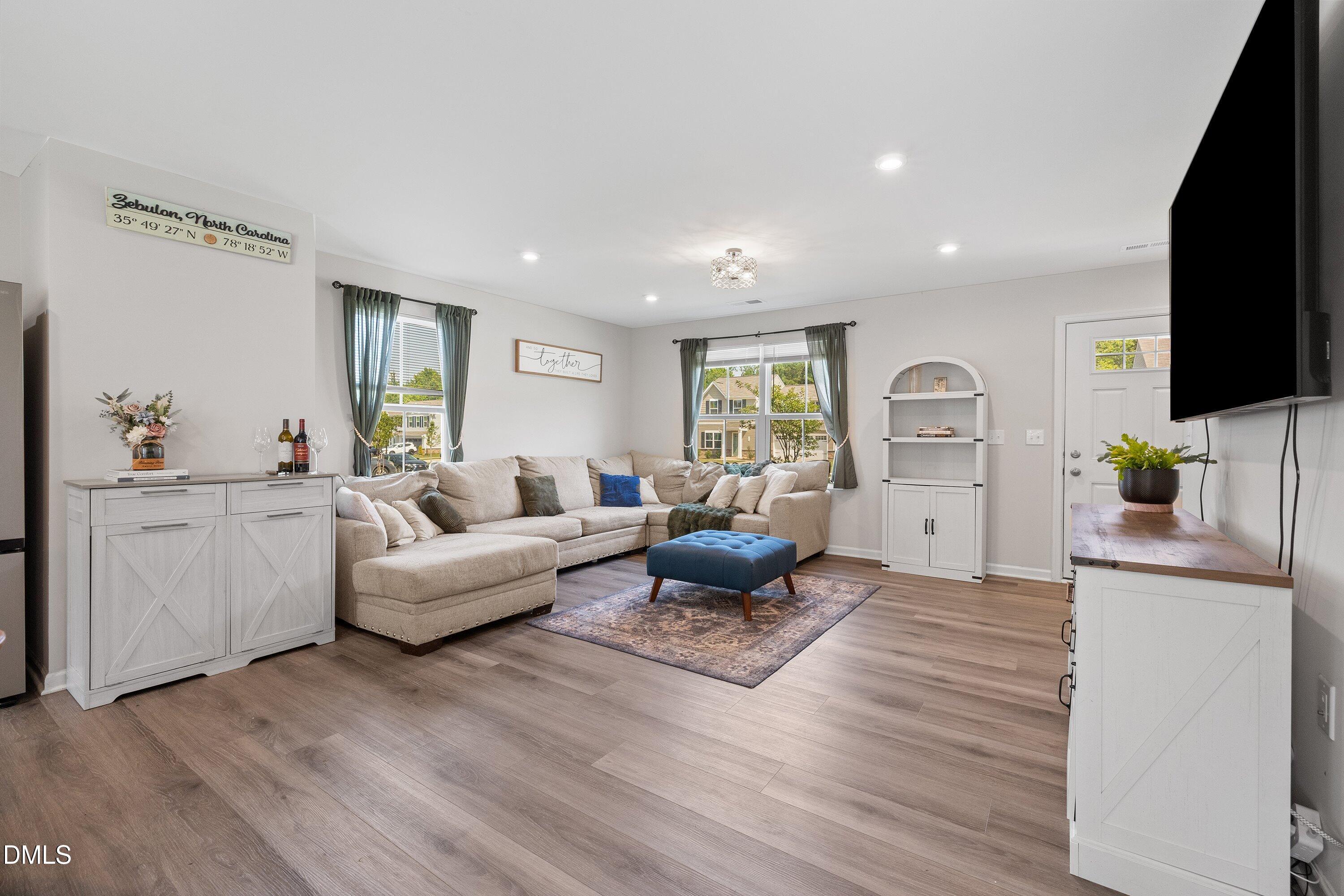 312 Golden Plum Lane Property Photo 8