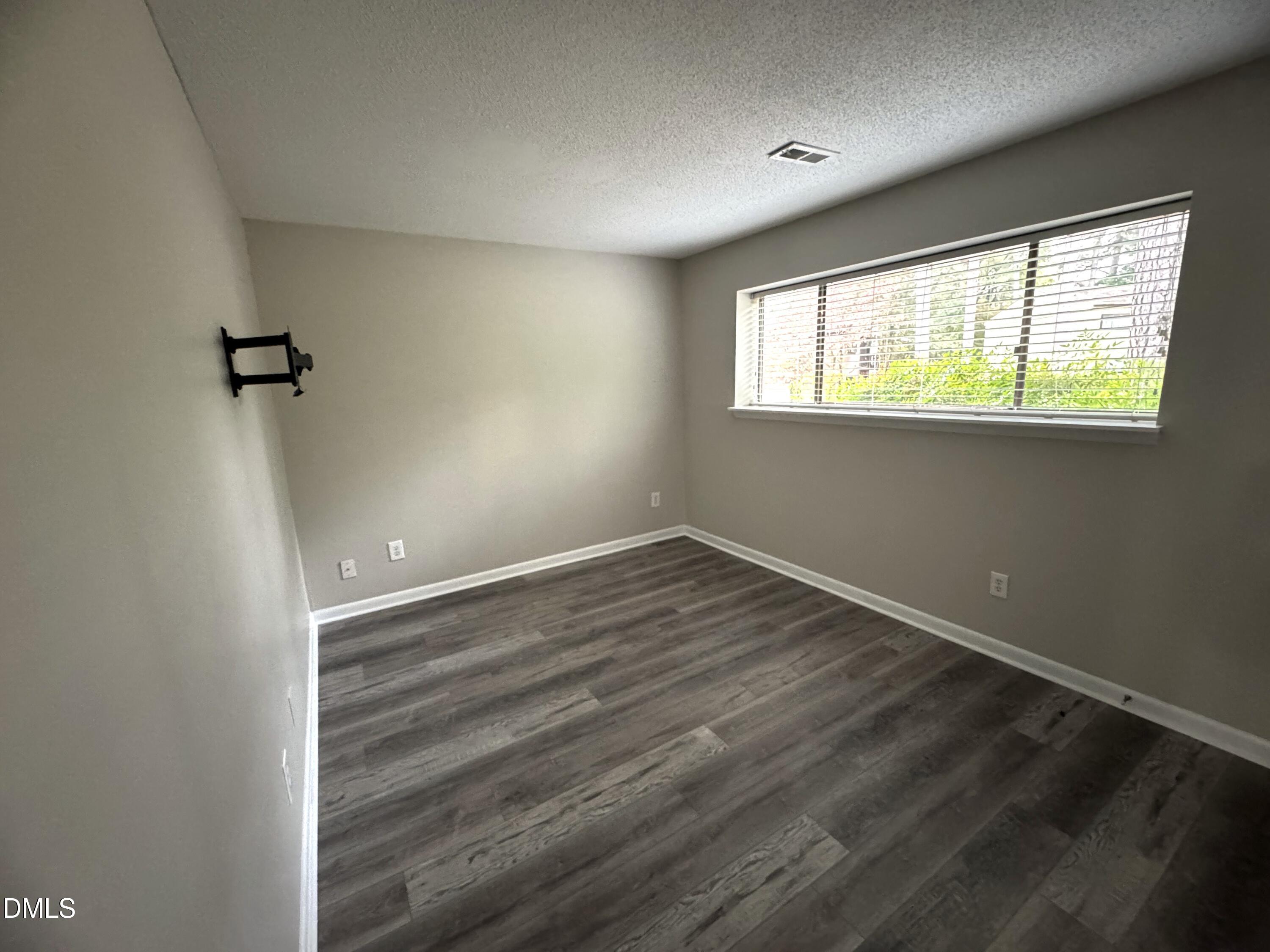 533 Pine Ridge Place Property Photo 12