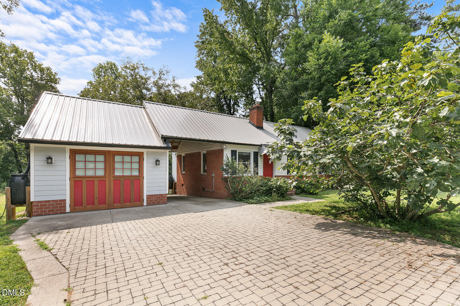 2113 Henslowe Drive Property Photo 2