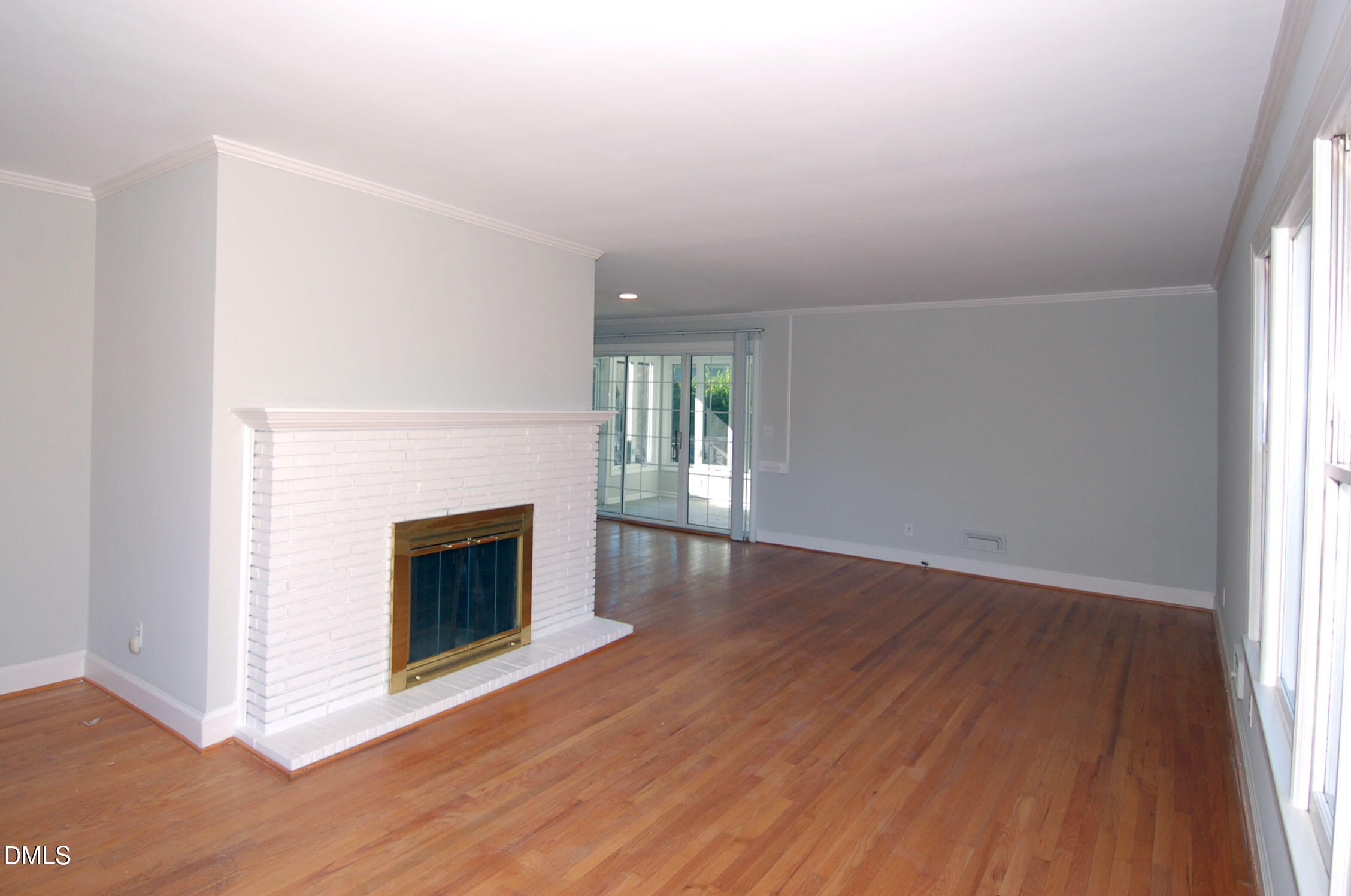 727 Graham Street Property Photo 8