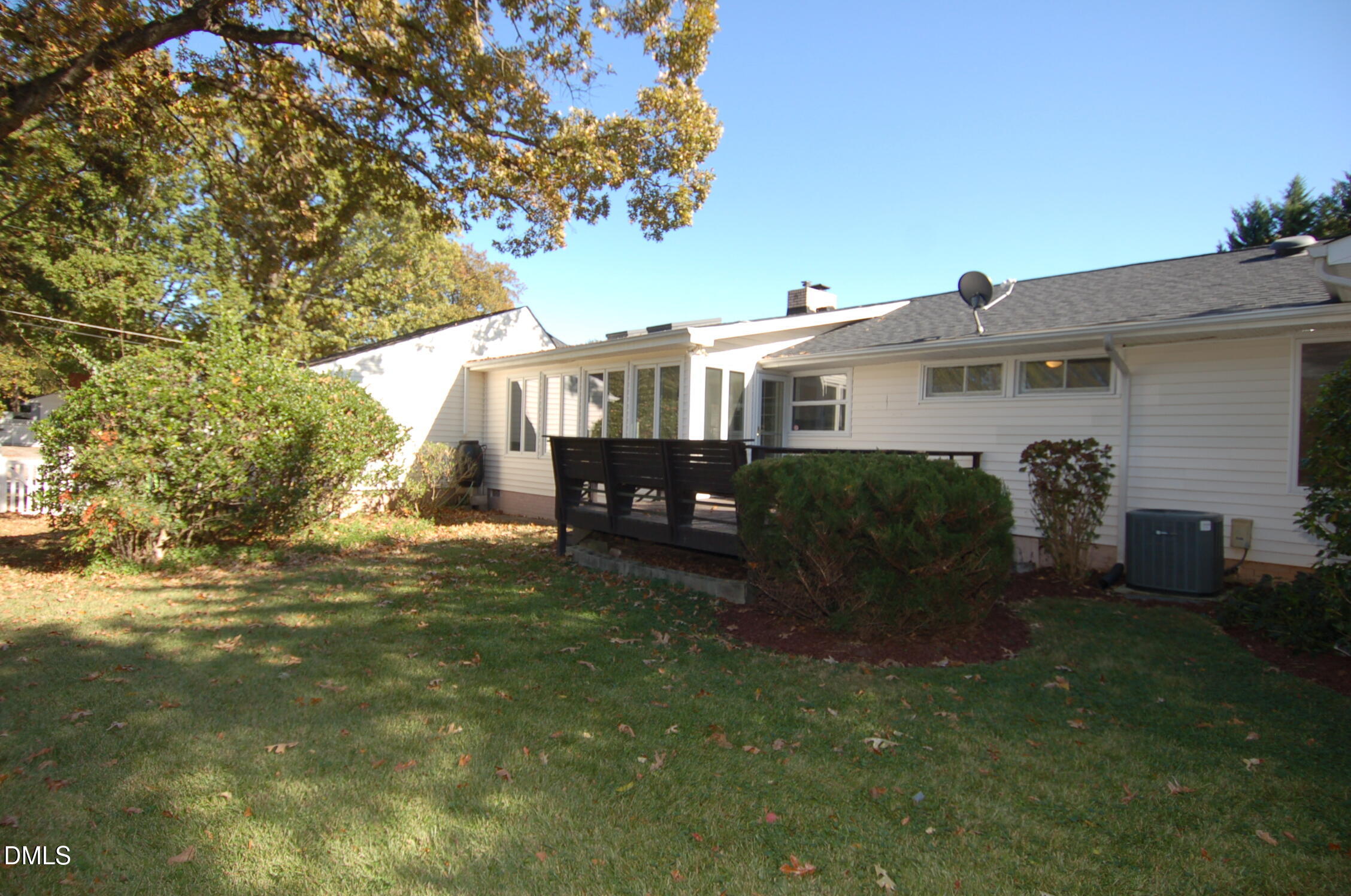 727 Graham Street Property Photo 18