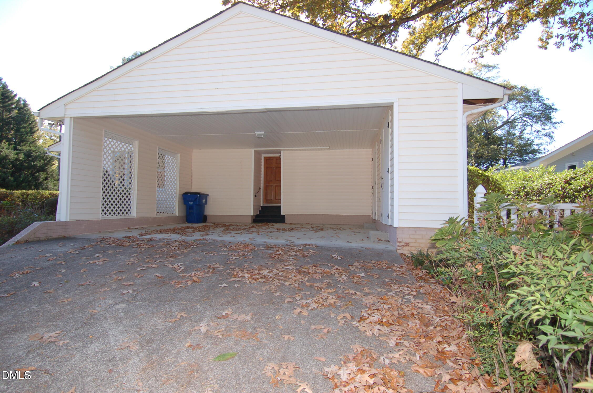 727 Graham Street Property Photo 19