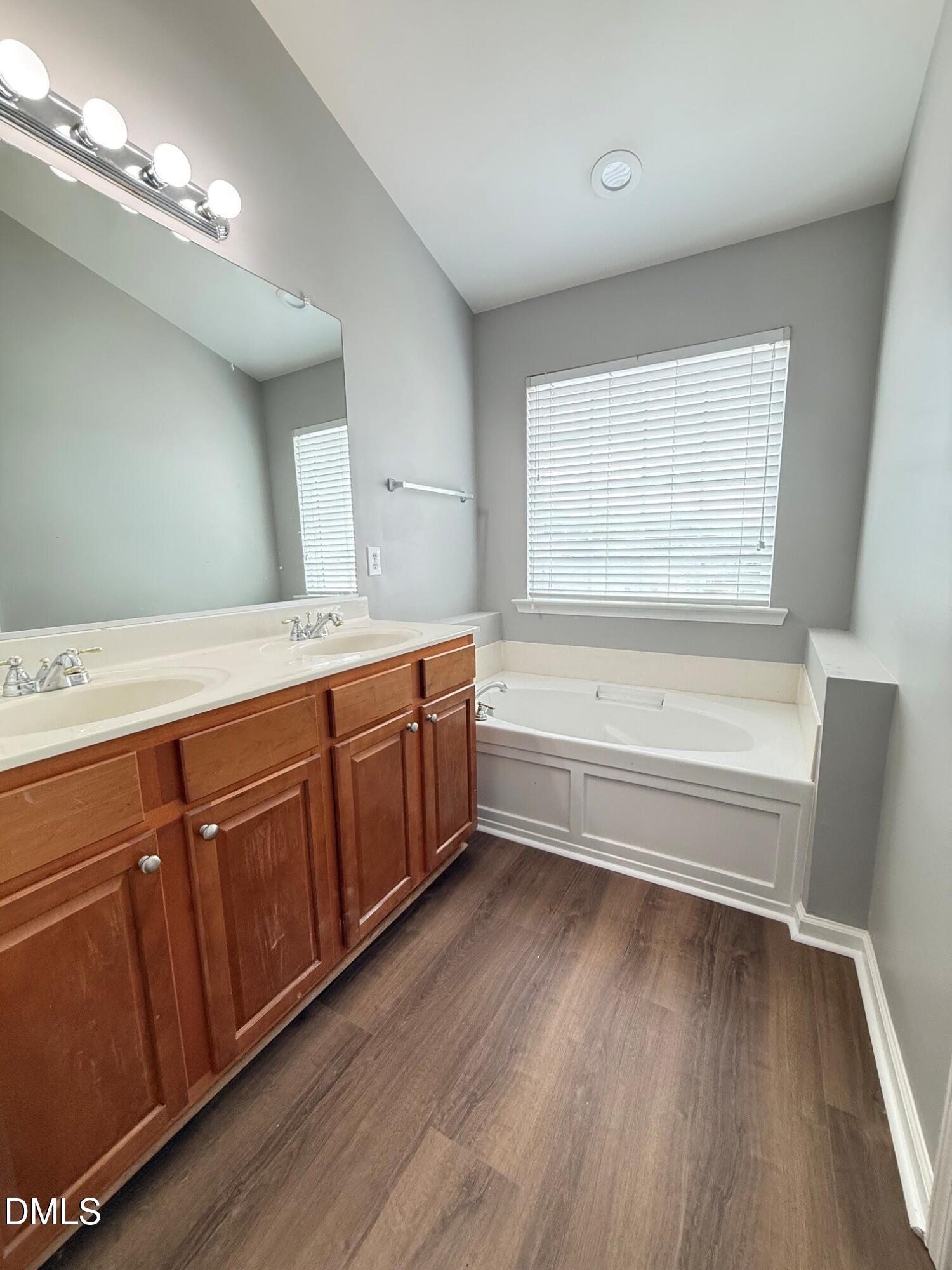 3113 Settle In Lane Property Photo 18