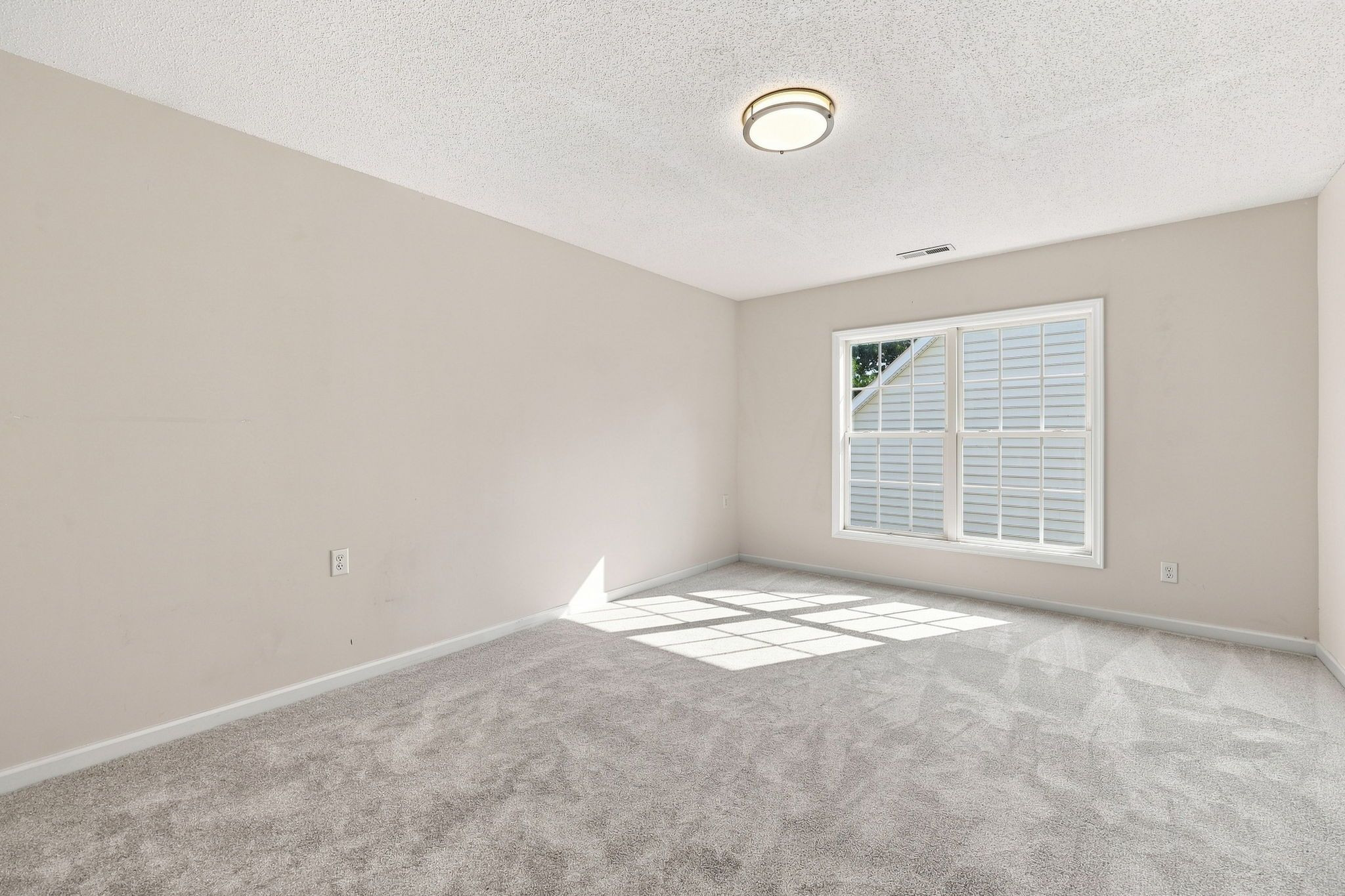 5501 Southern Cross Avenue Property Photo 28