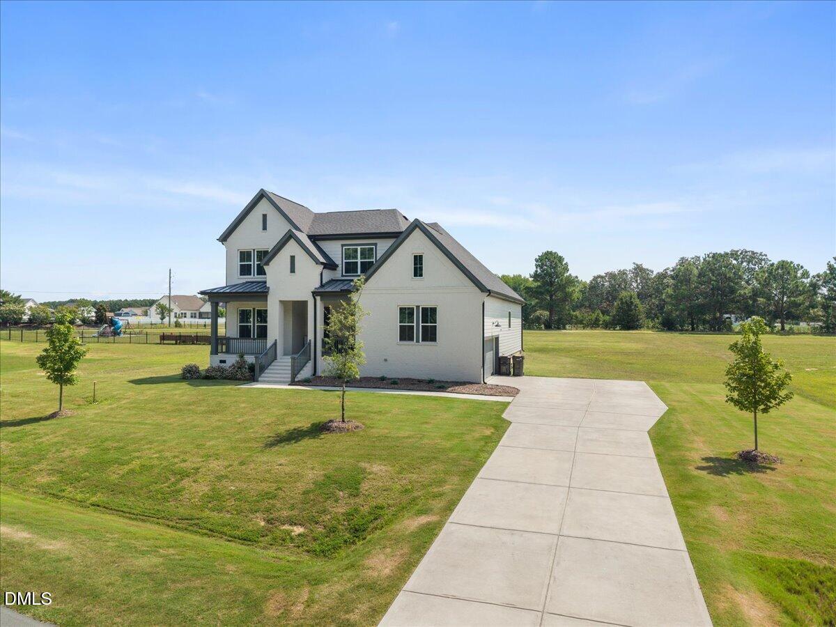 35 Scotland Drive Property Photo 2