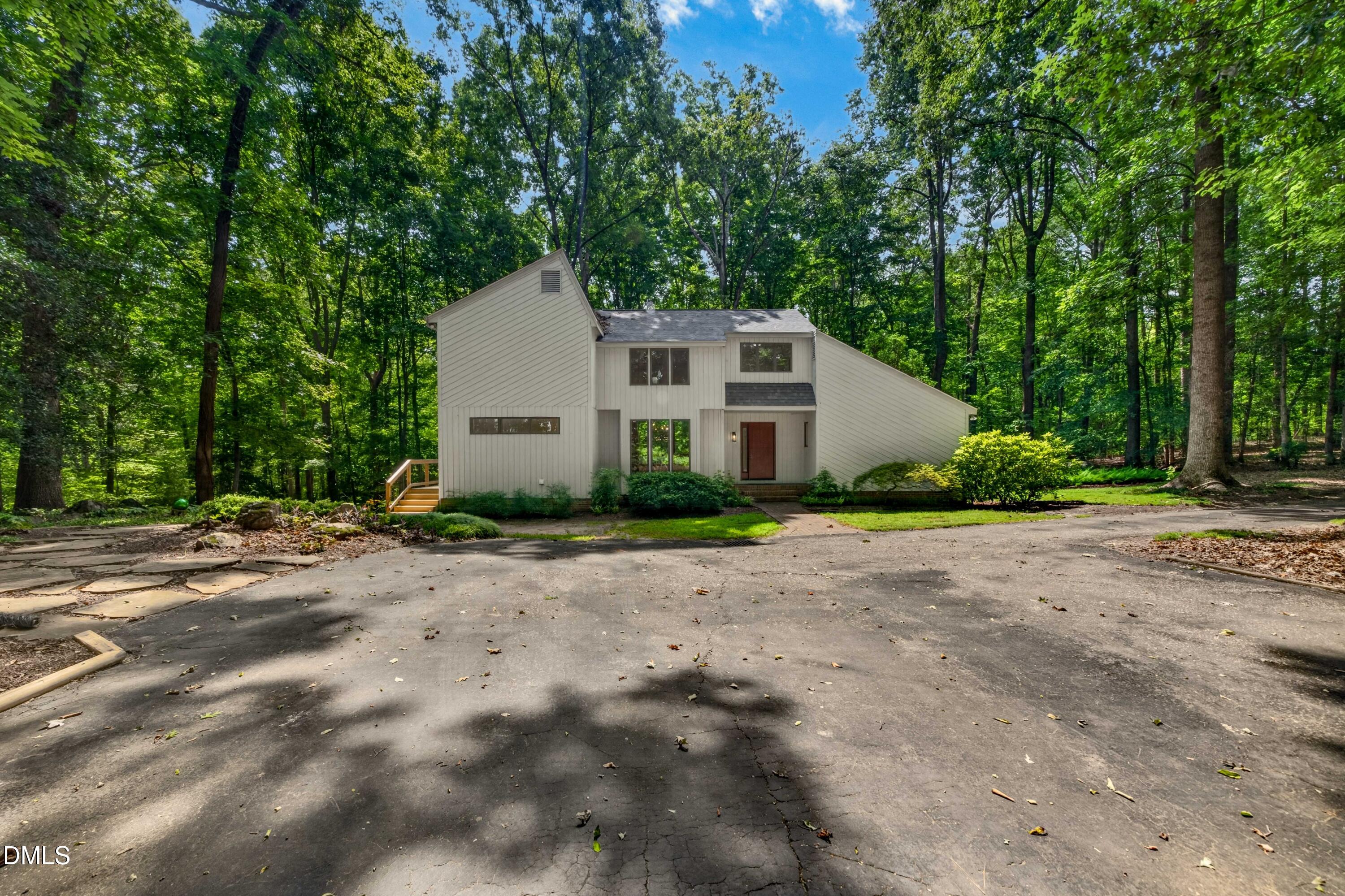 1024 Reca Road Property Photo 4