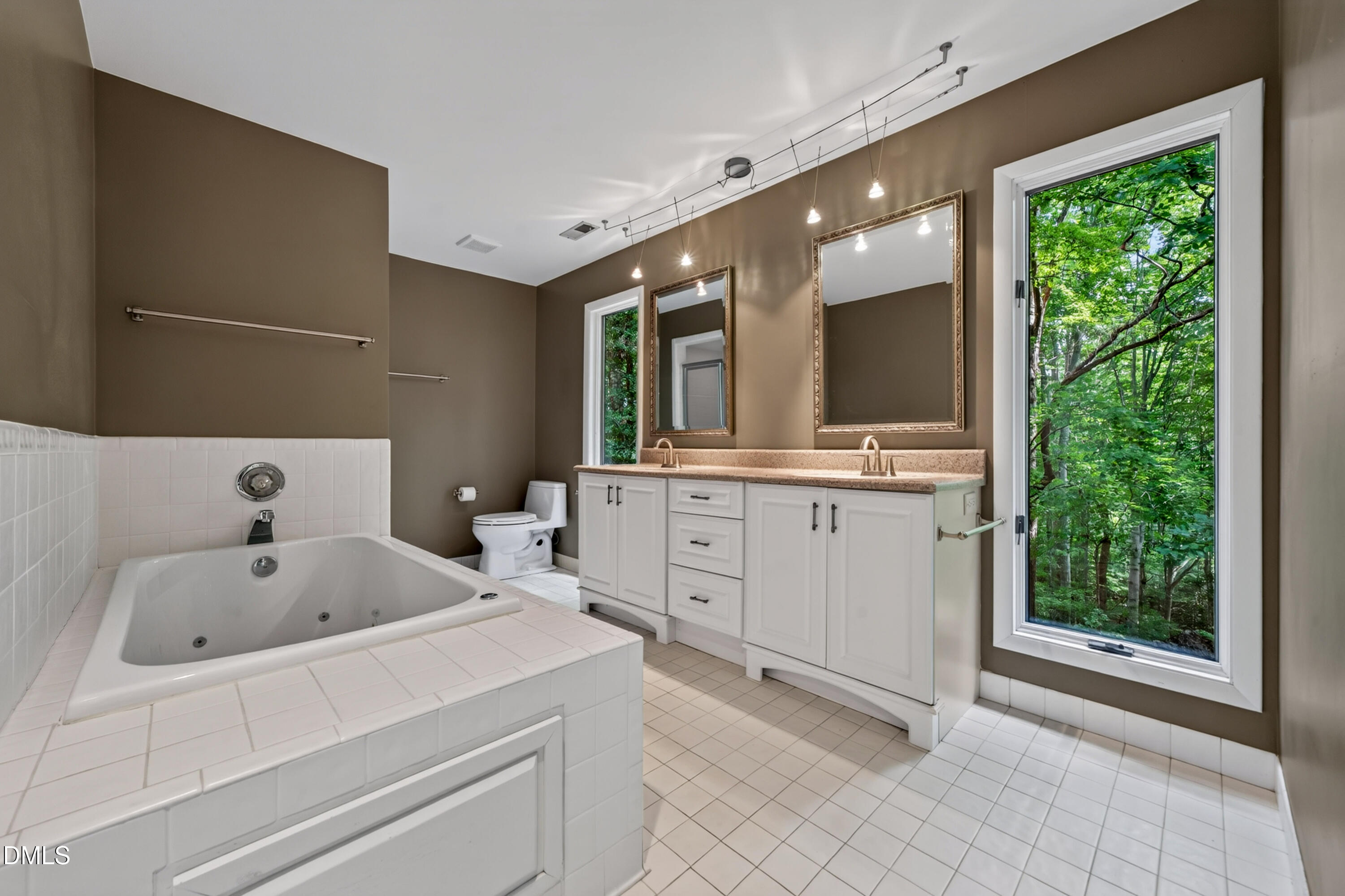 1024 Reca Road Property Photo 32