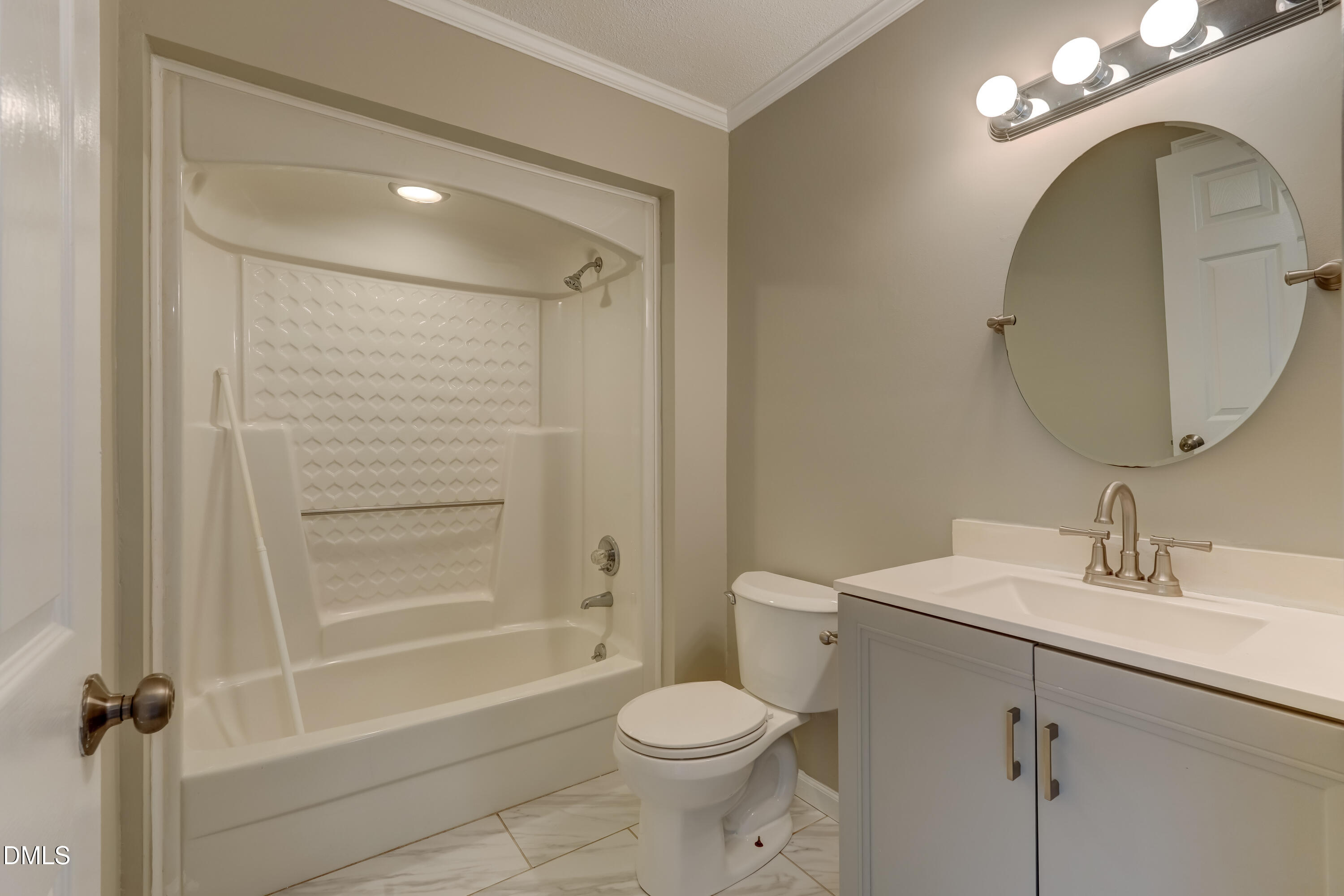 2202 Huntington Road E5 Property Photo 14