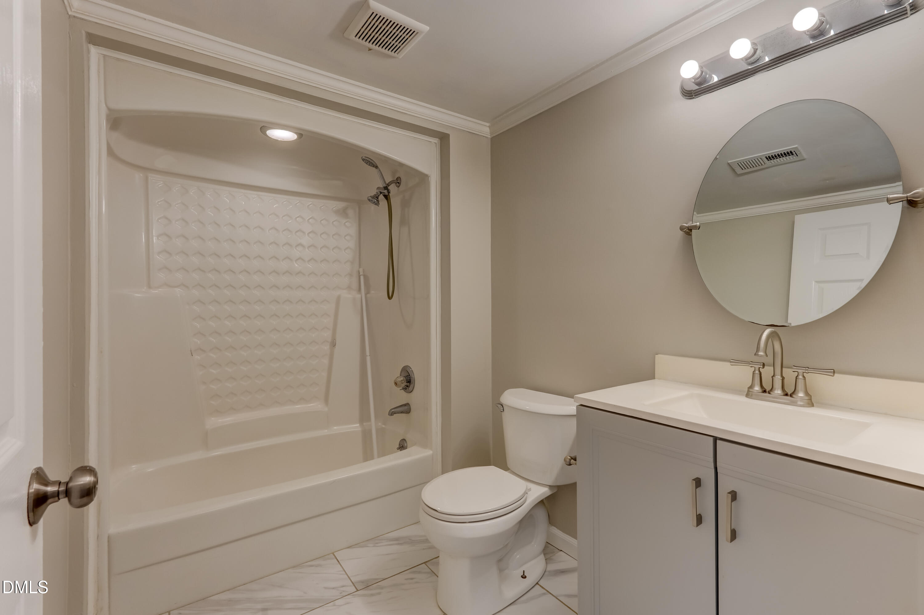 2202 Huntington Road E5 Property Photo 16