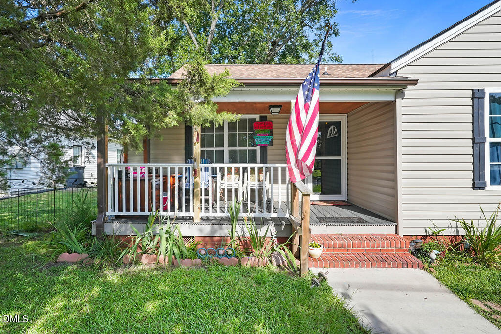 109 Twin City Street Property Photo 4