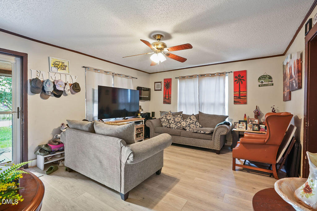 109 Twin City Street Property Photo 5