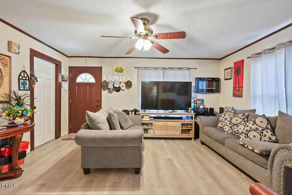 109 Twin City Street Property Photo 6
