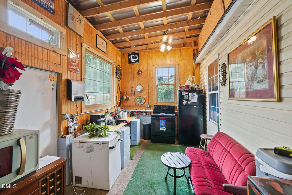 109 Twin City Street Property Photo 15