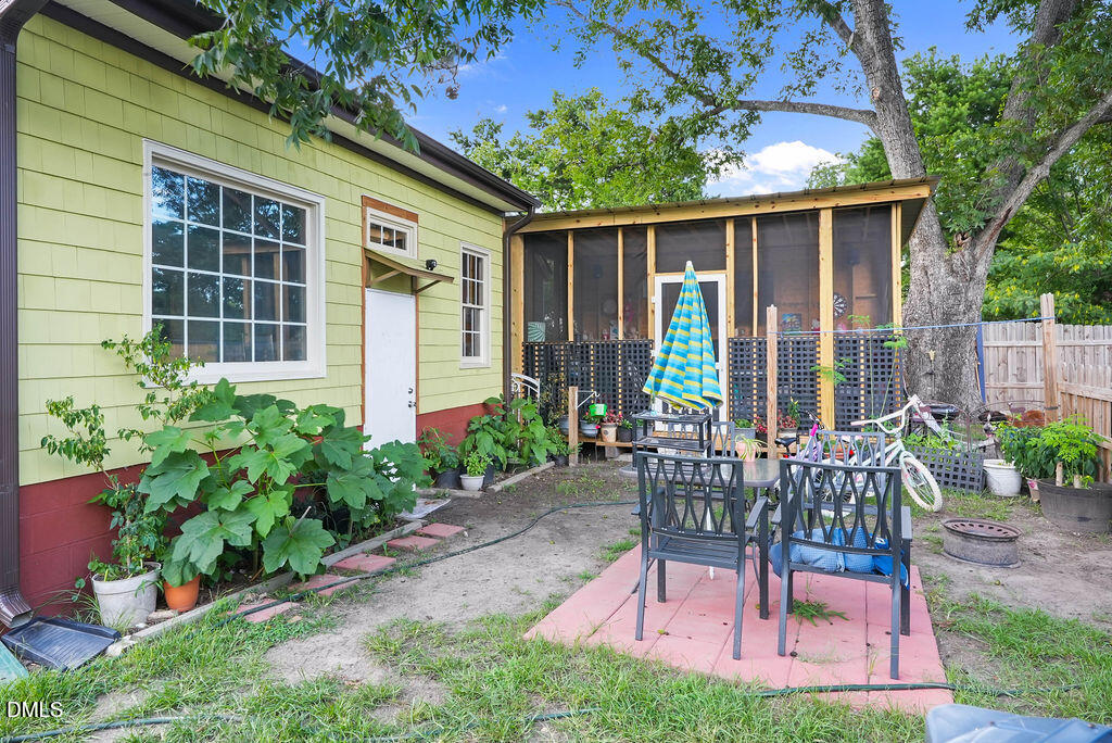 109 Twin City Street Property Photo 17