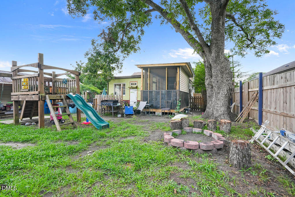 109 Twin City Street Property Photo 19