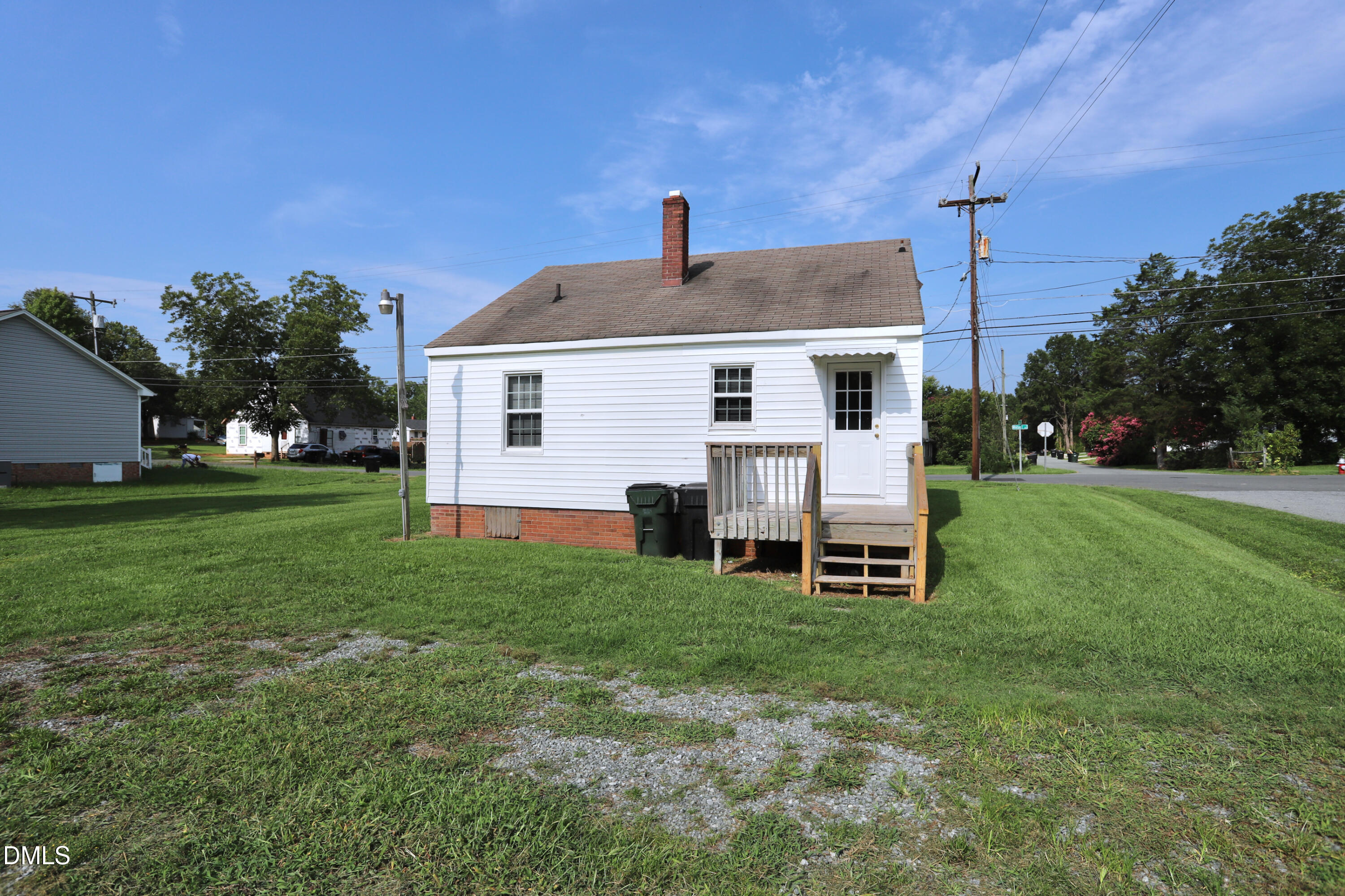1320 Whitsett Street Property Photo 2