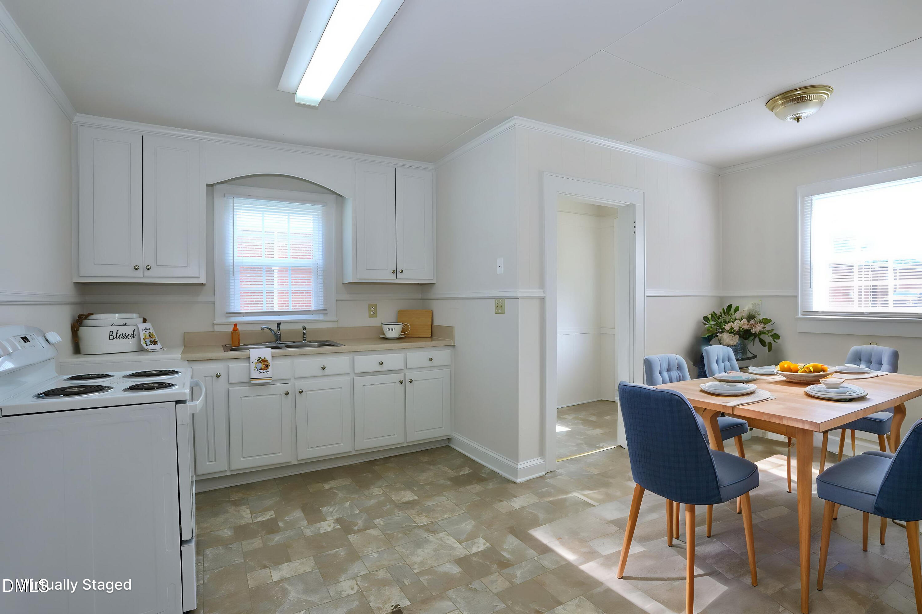1320 Whitsett Street Property Photo 6