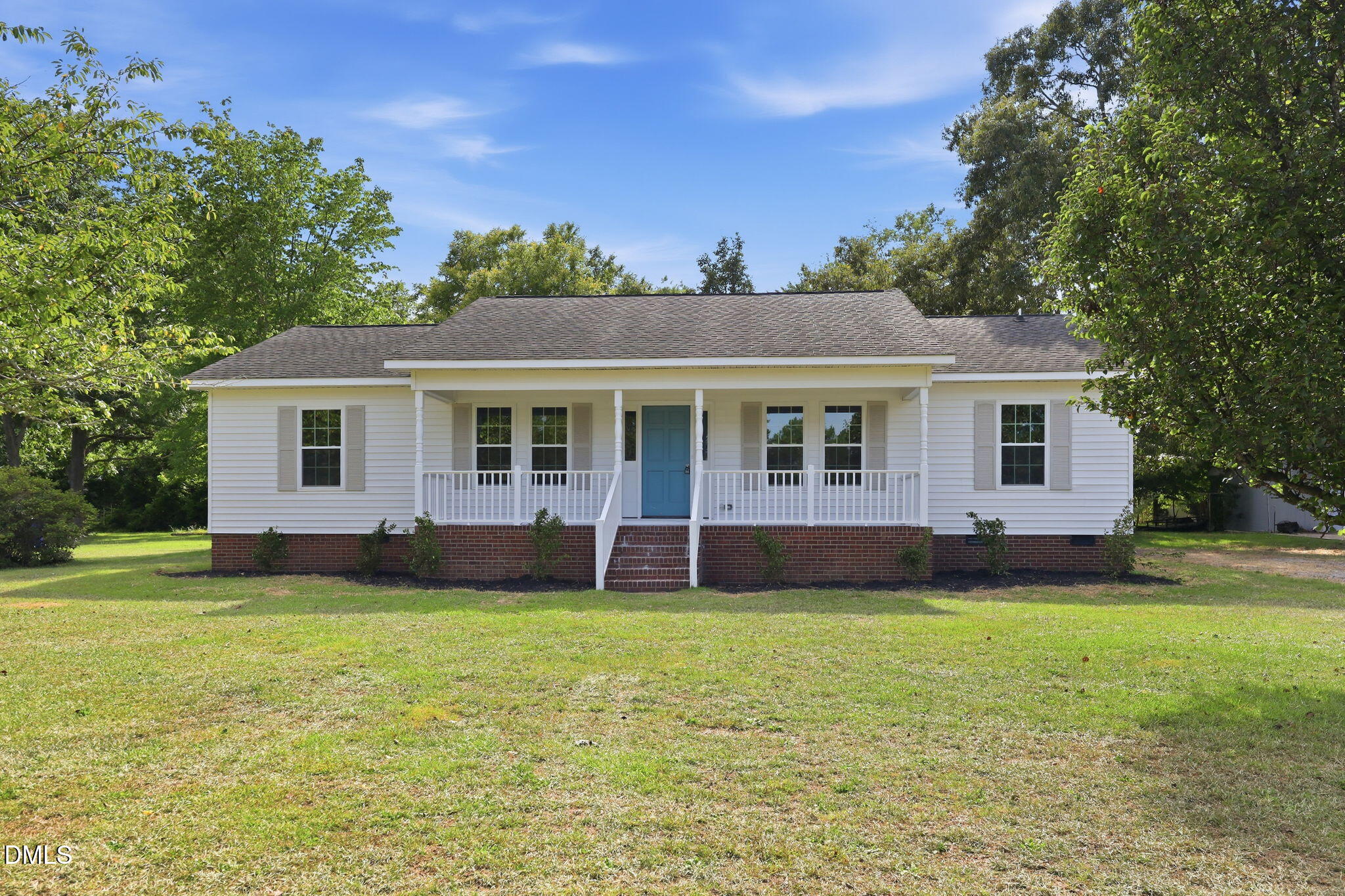 305 1st Street Property Photo 1