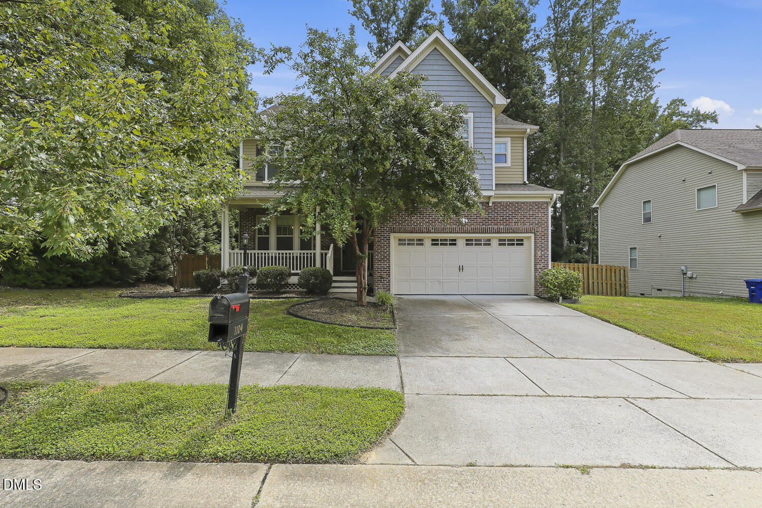1104 Broadcreek Drive Property Photo 1