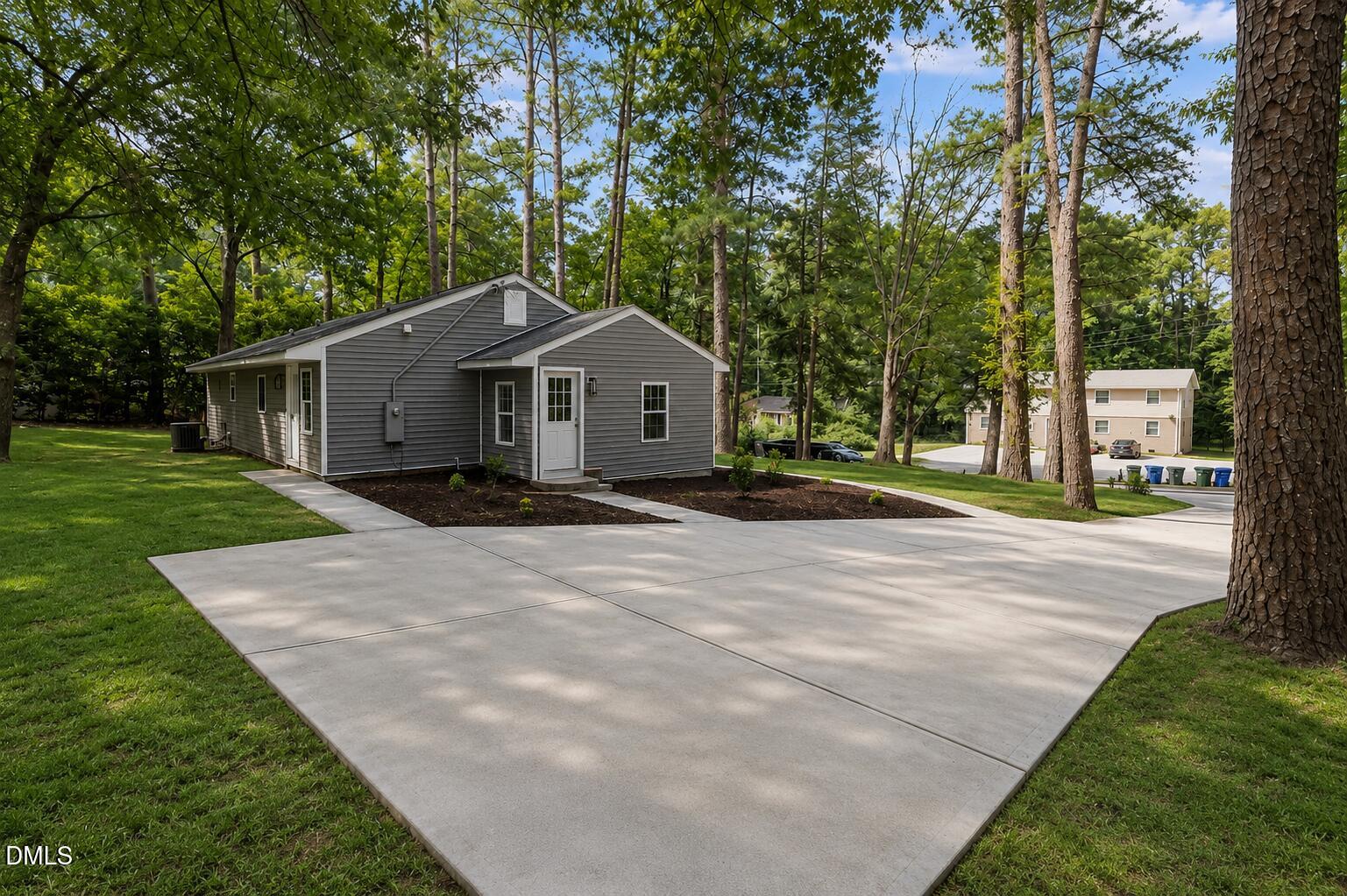 459 Dacian Road Property Photo 23