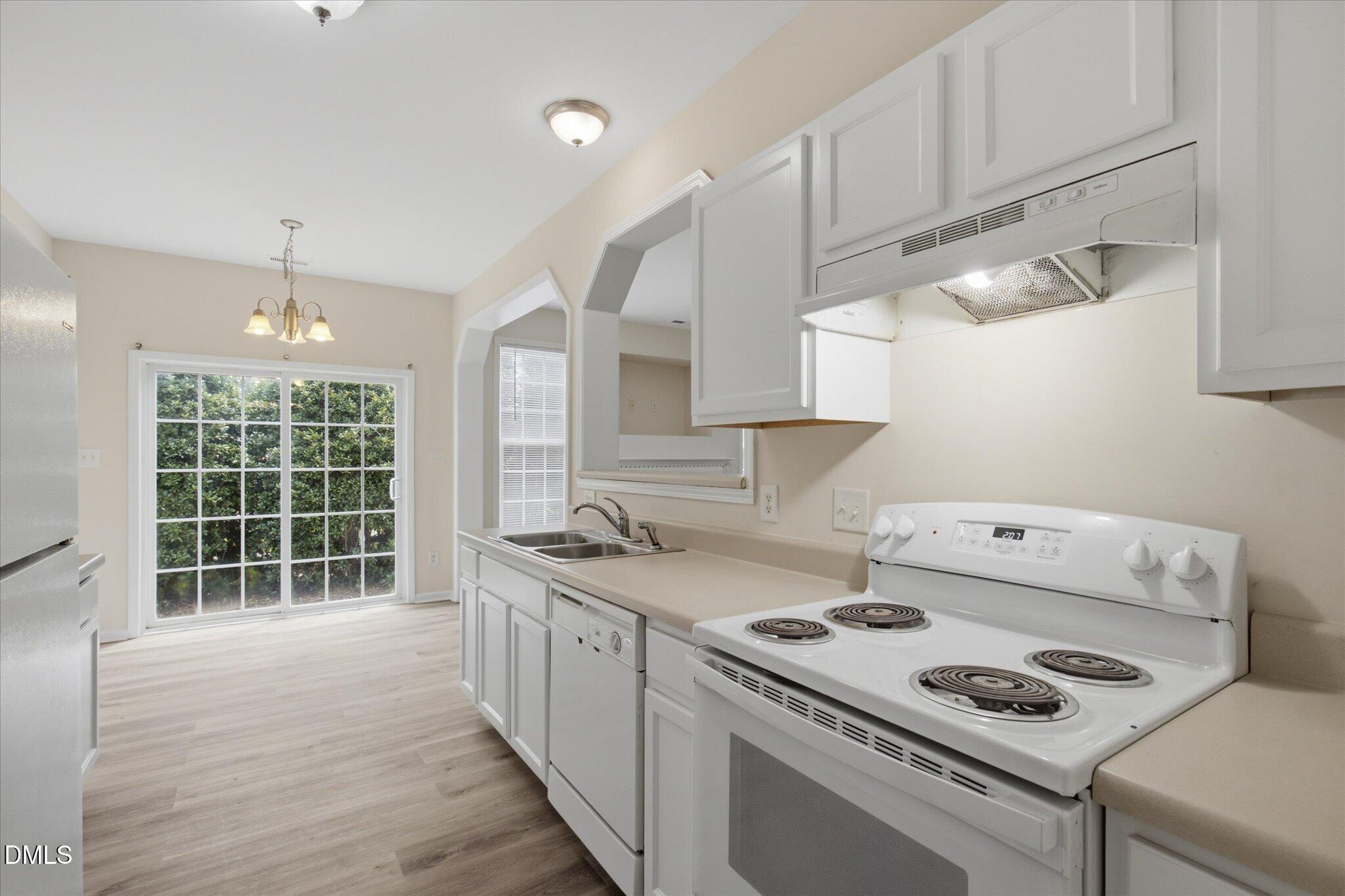 2124 Star Sapphire Drive Property Photo 15