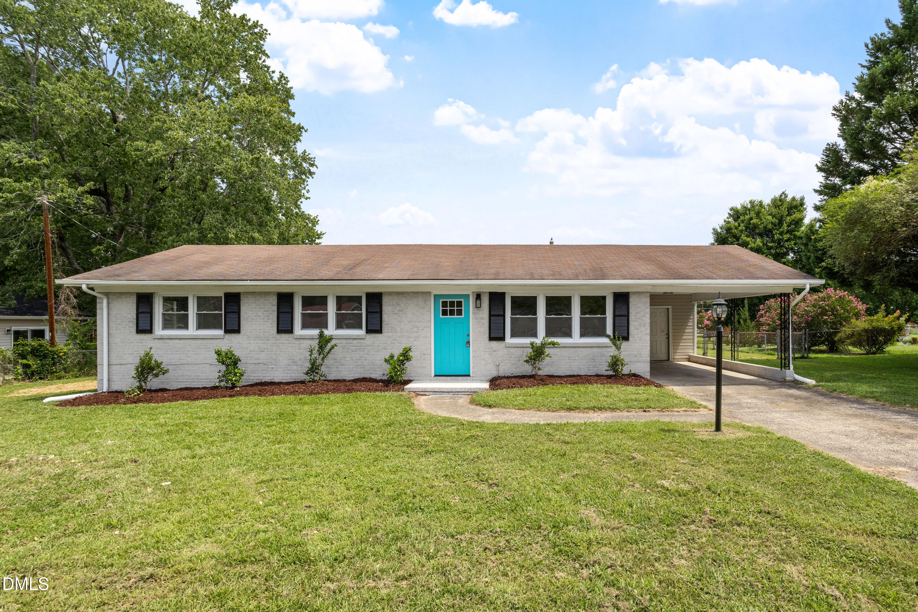 2912 Camberley Drive Property Photo 1