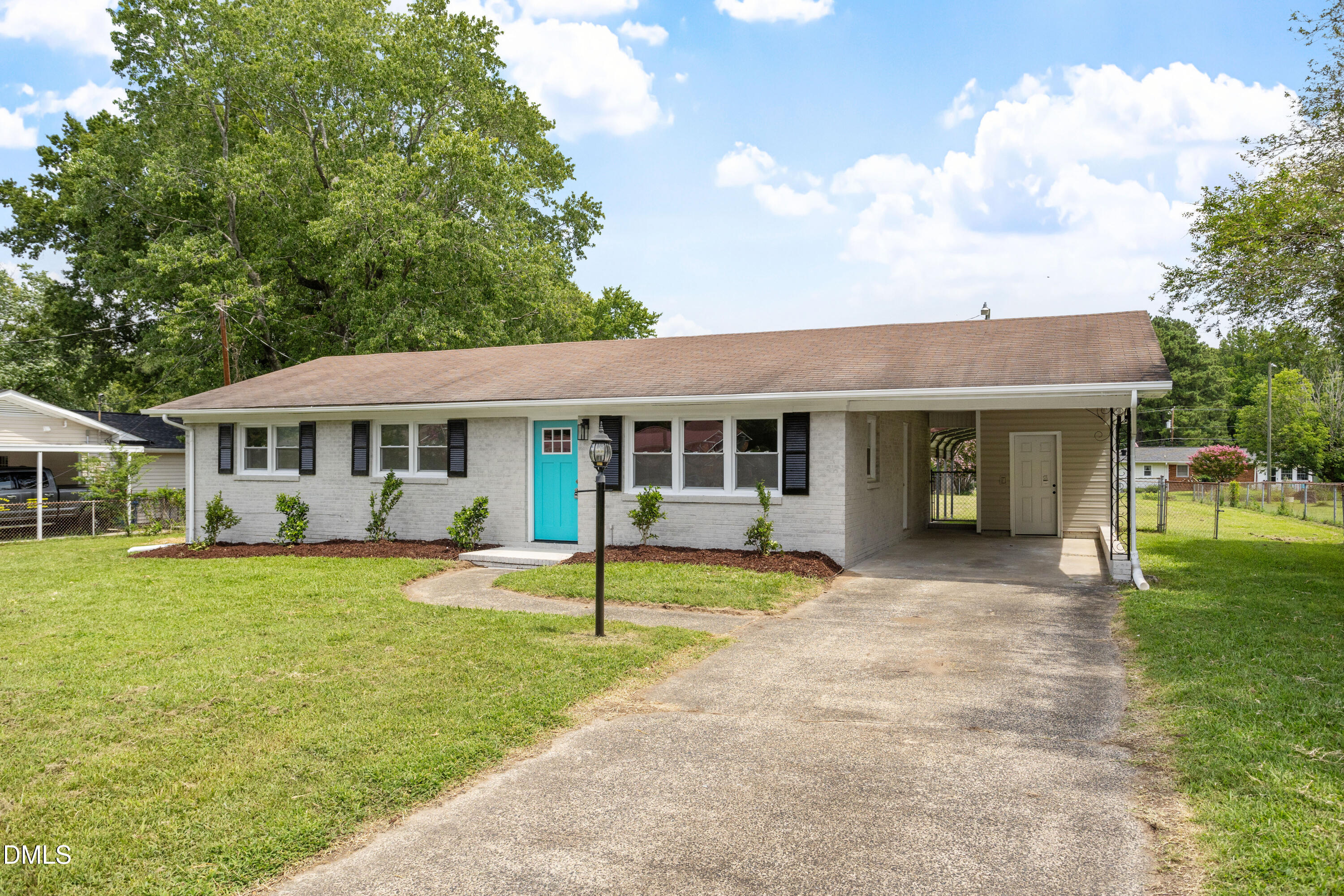 2912 Camberley Drive Property Photo 16
