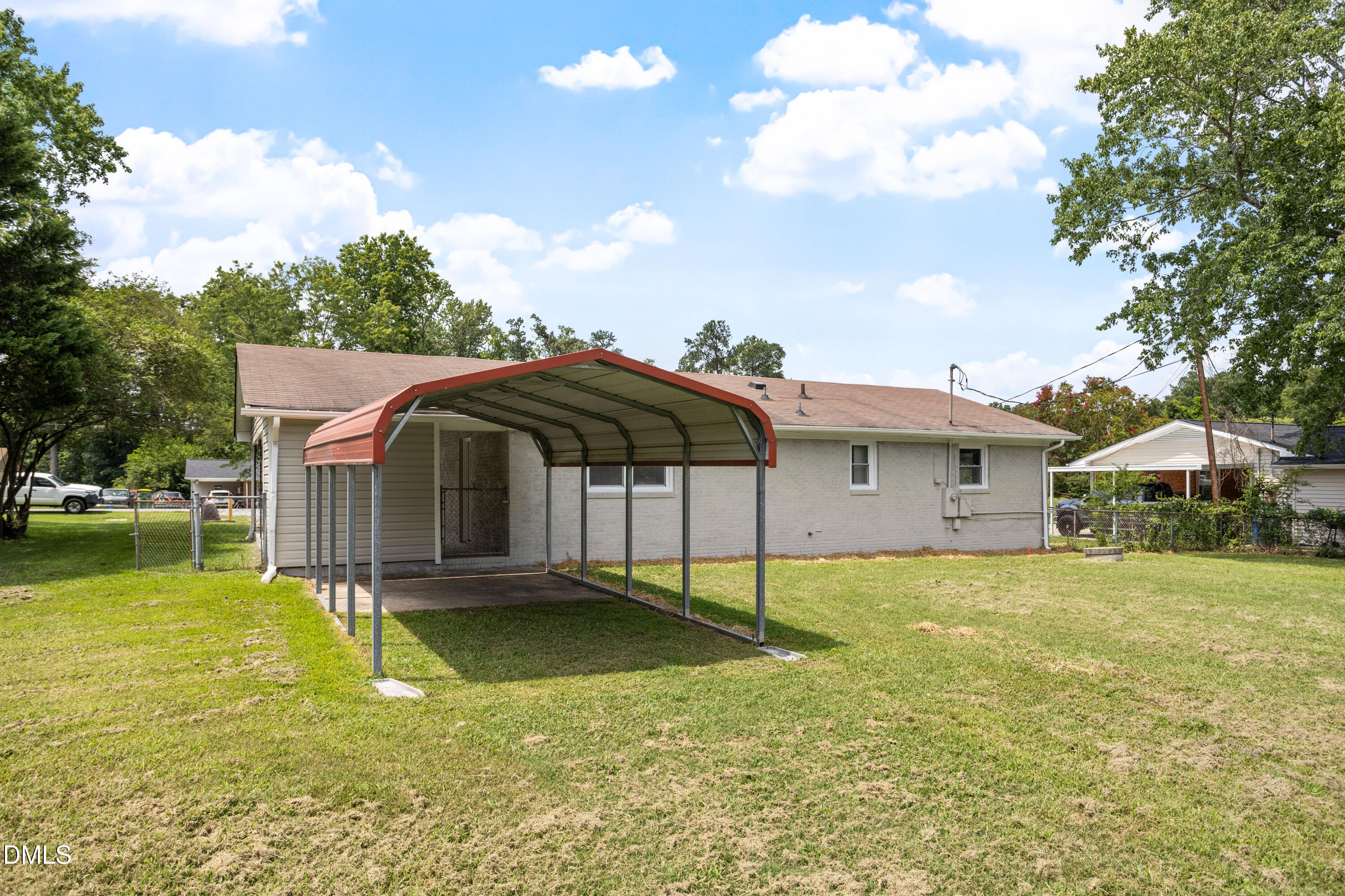 2912 Camberley Drive Property Photo 19
