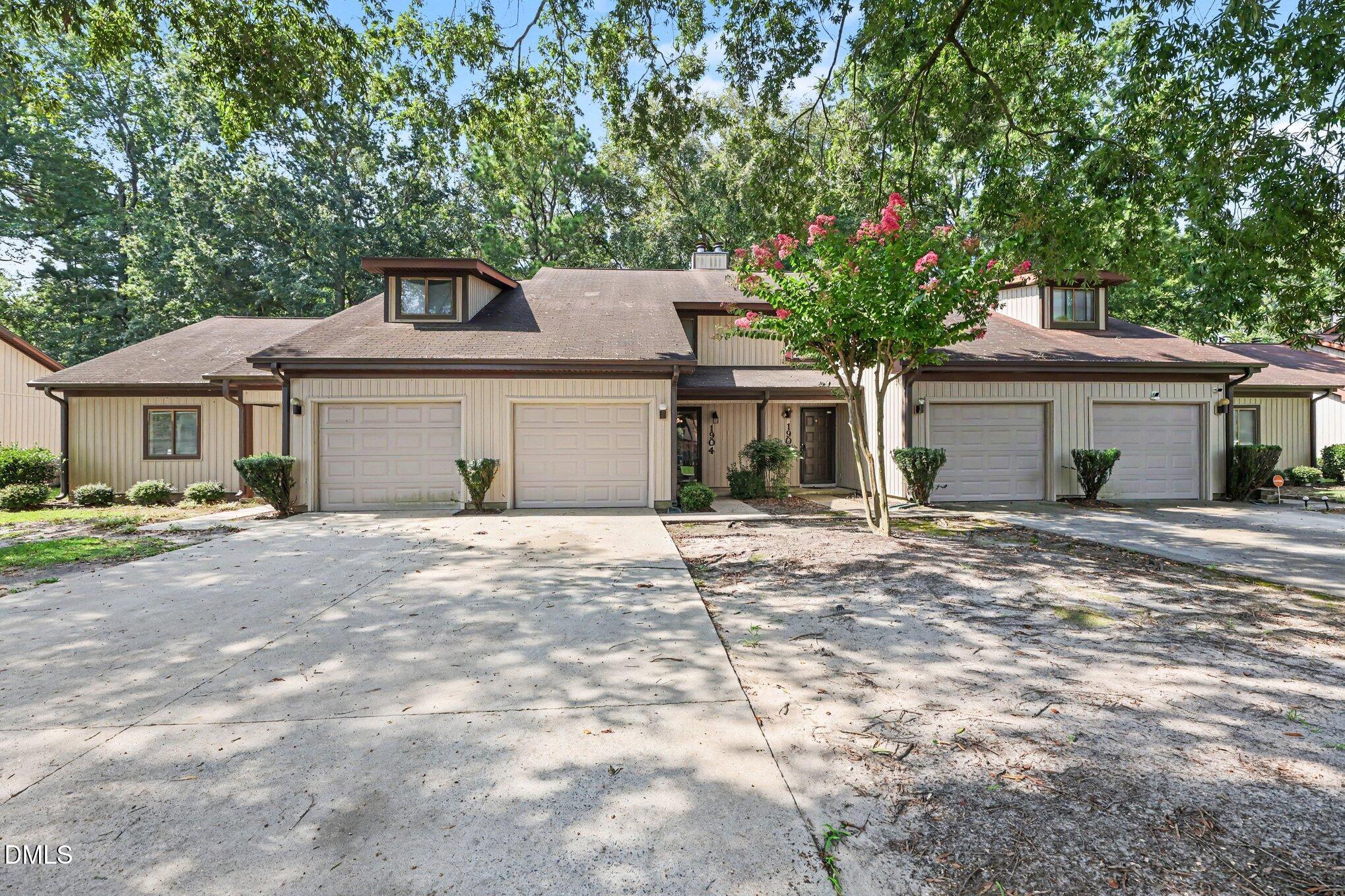 1904 Stephens Court Property Photo 1