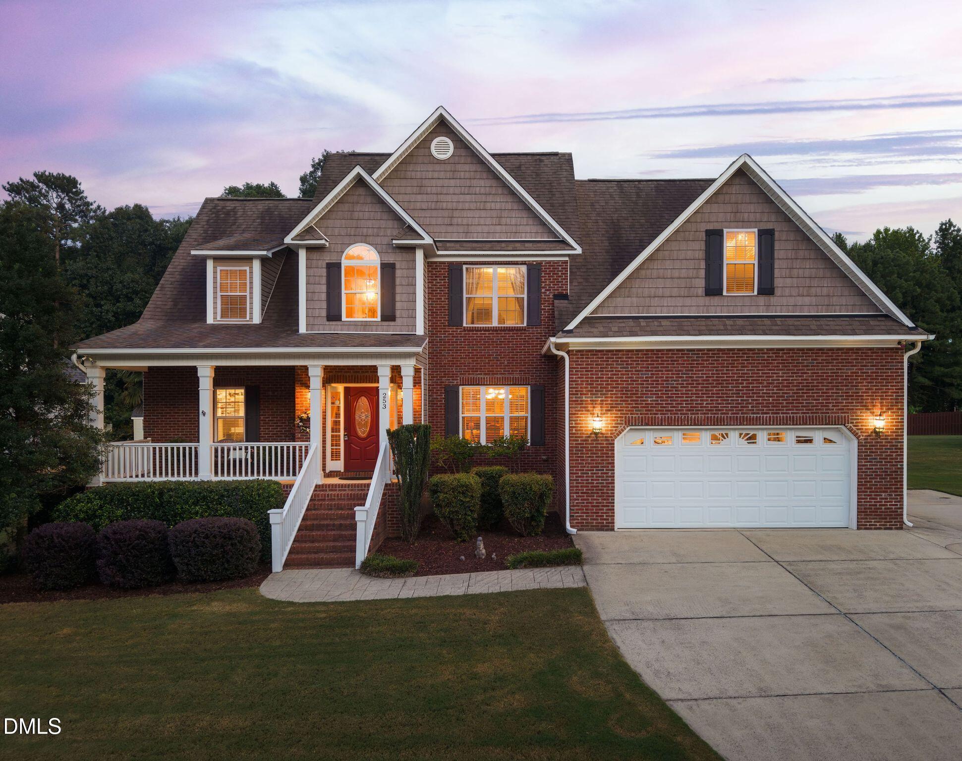 253 Winding Oak Way Property Photo 3