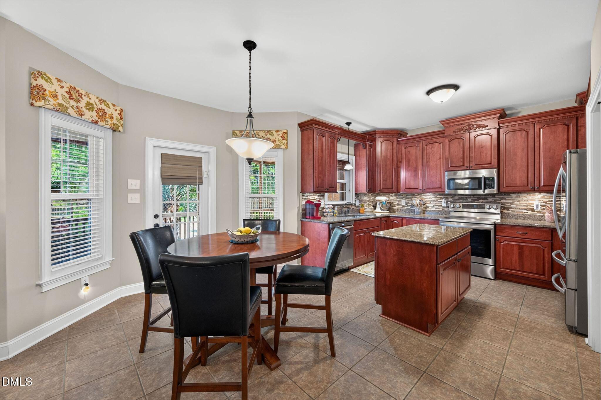 253 Winding Oak Way Property Photo 15