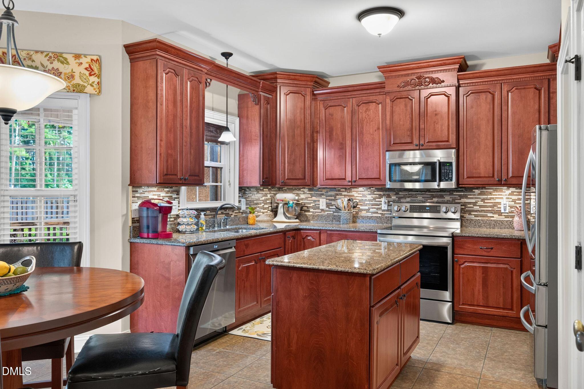 253 Winding Oak Way Property Photo 16