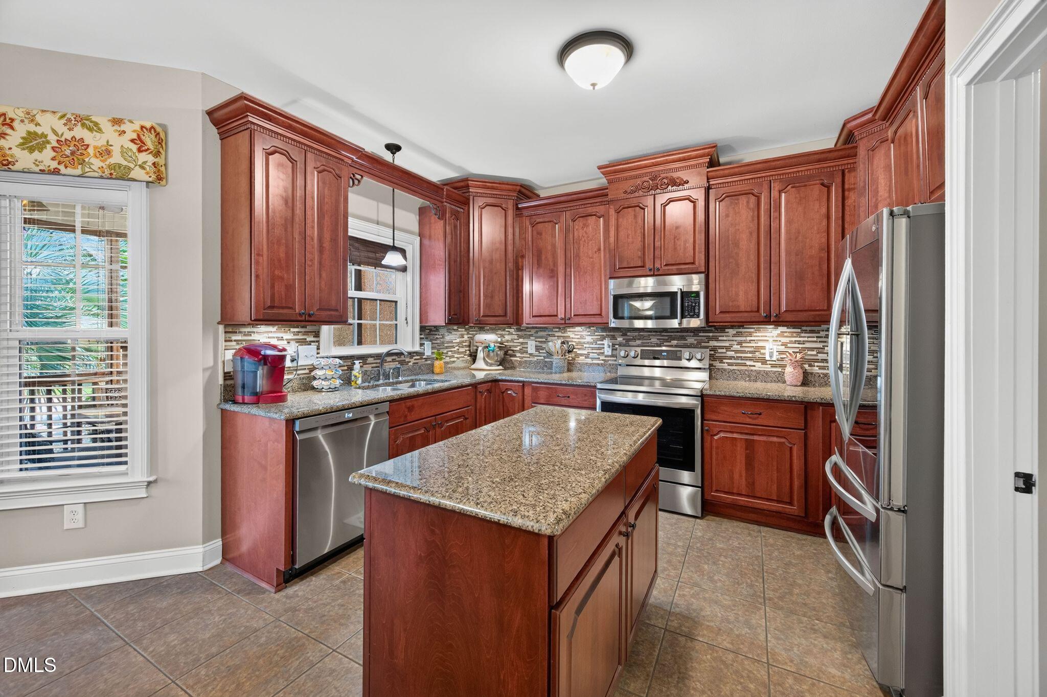 253 Winding Oak Way Property Photo 17