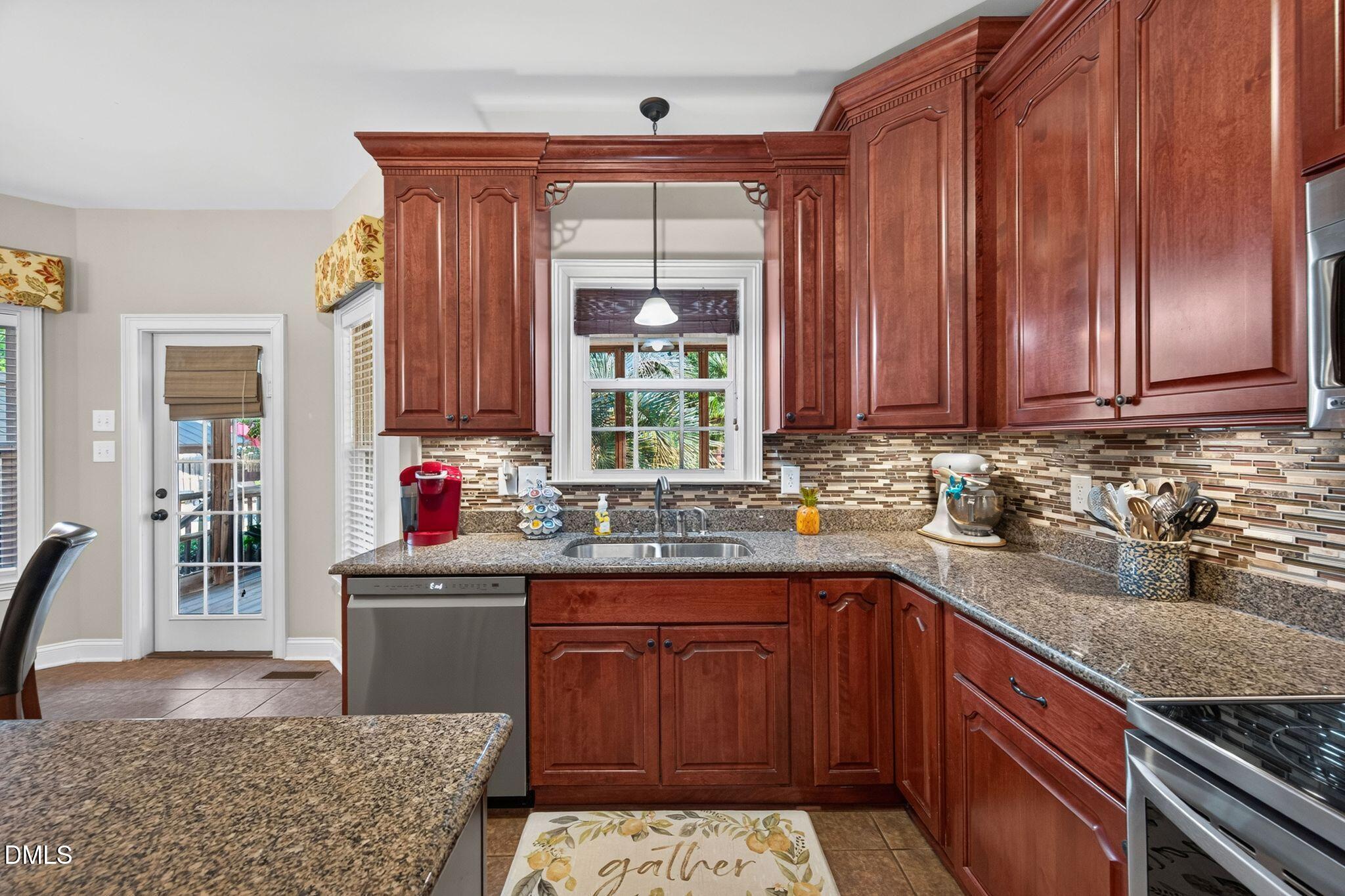 253 Winding Oak Way Property Photo 18