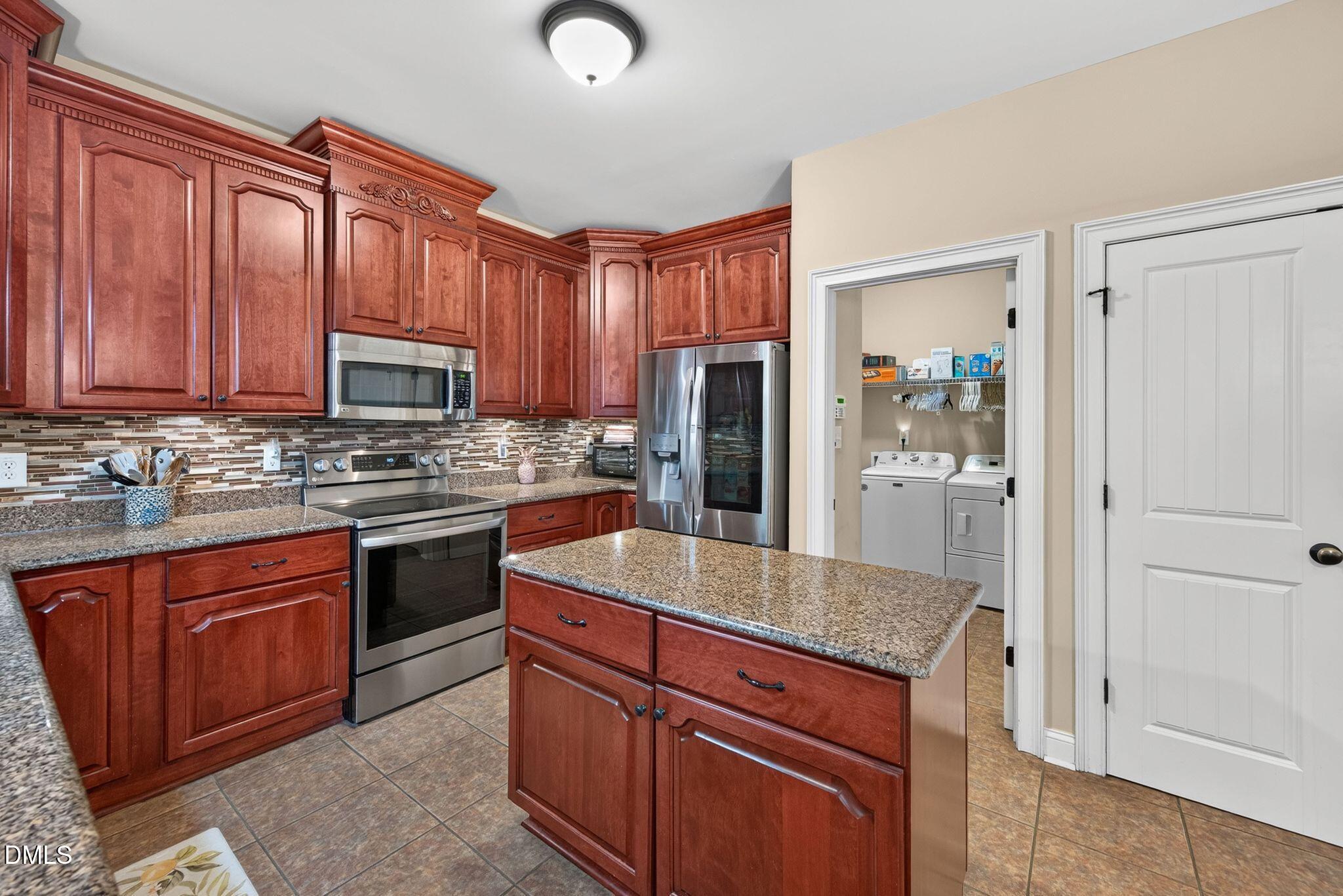 253 Winding Oak Way Property Photo 19