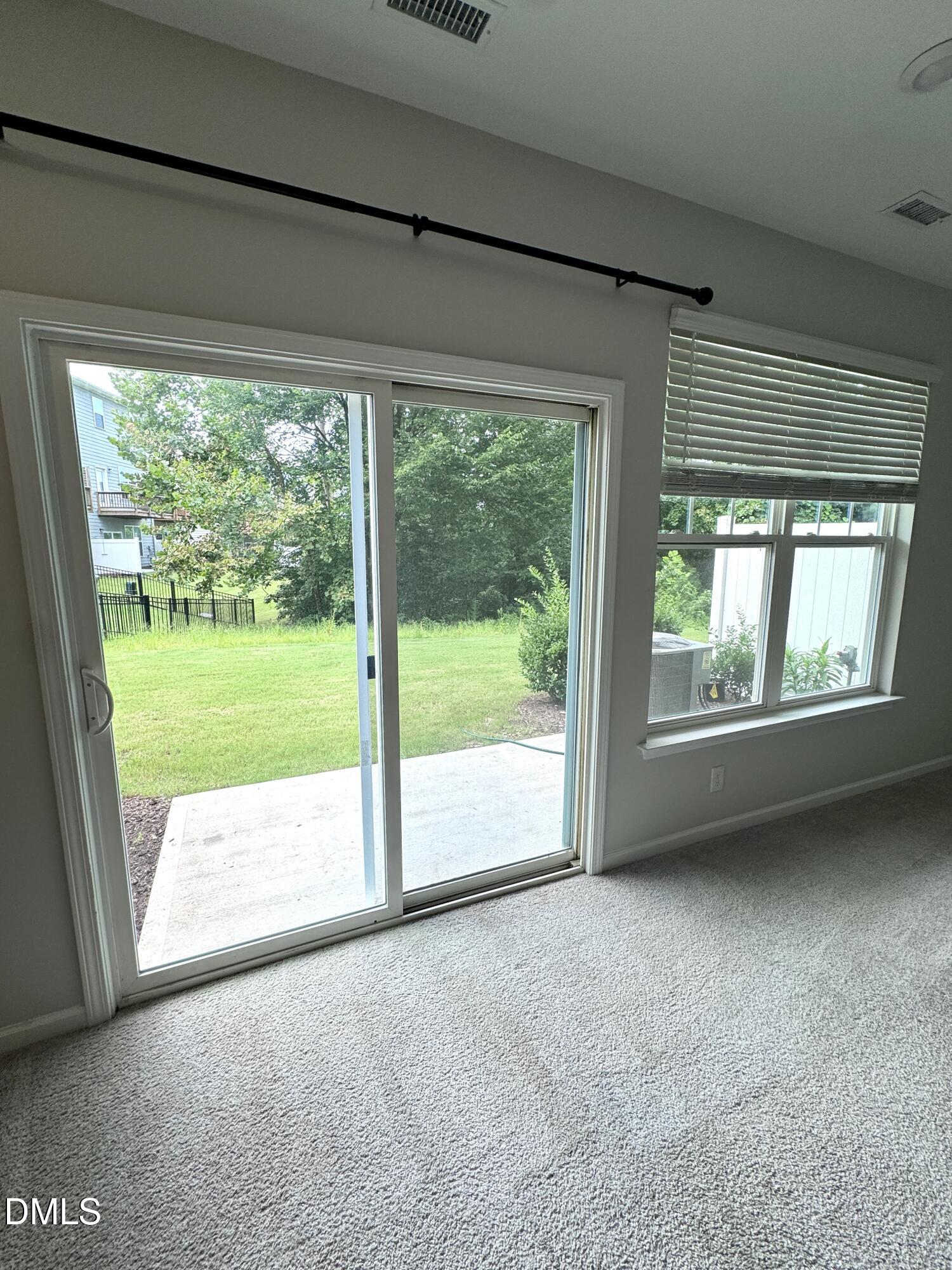 1080 Manorhaven Property Photo 6
